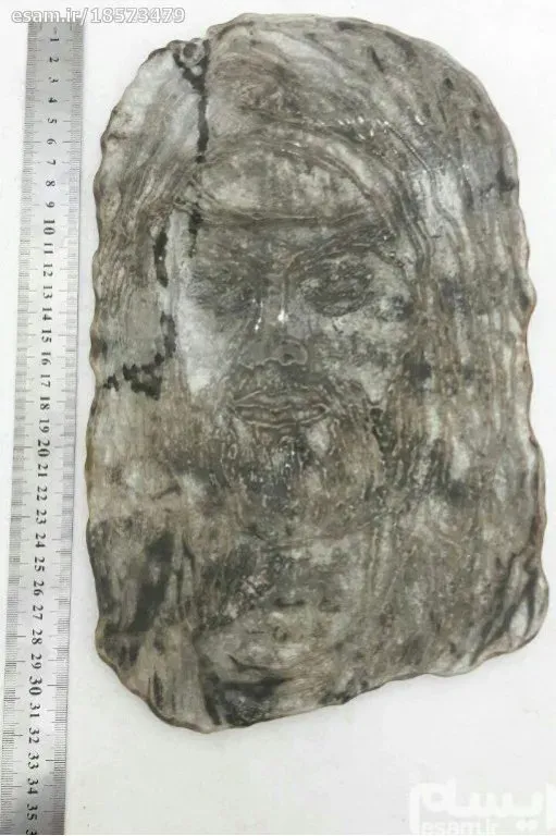 نقش نگاره شمایل بروی سنگ طول 32 سانت