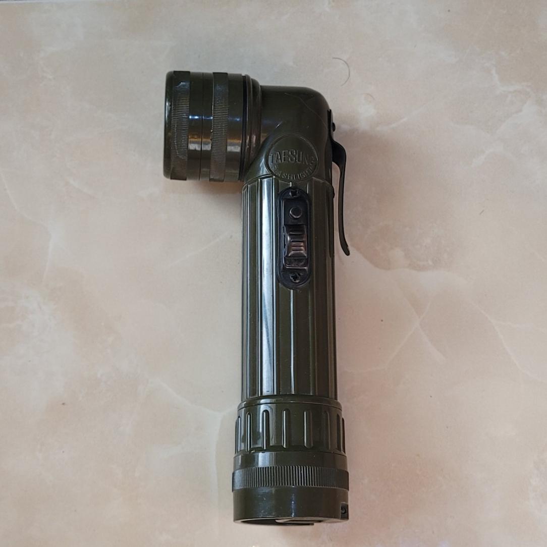 چراغ قوه قدیمی ارتشی