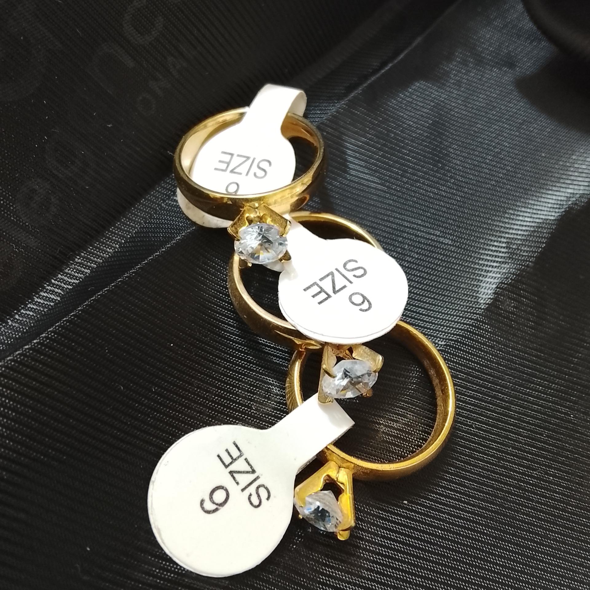 انگشتر طرح حلقه