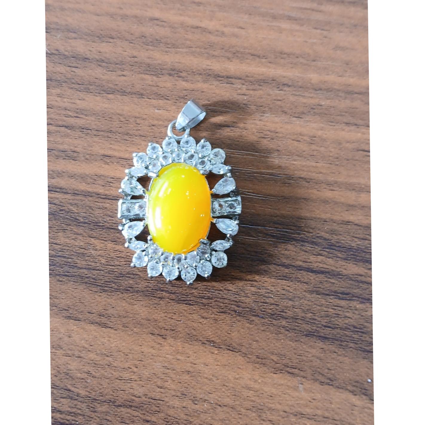 گردنبند با سنگ