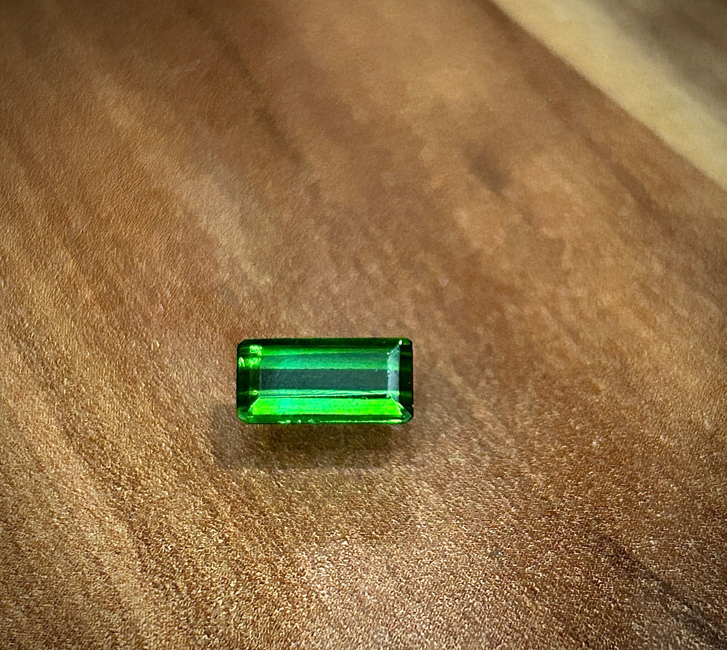 تورمالین جواهری سبز