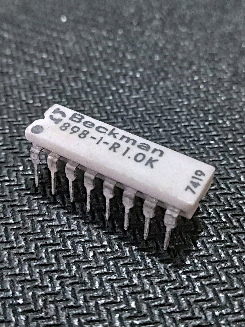 آرایه مقاوت Beckman 898-1-R1.0K قدیمی و کلکسیونی