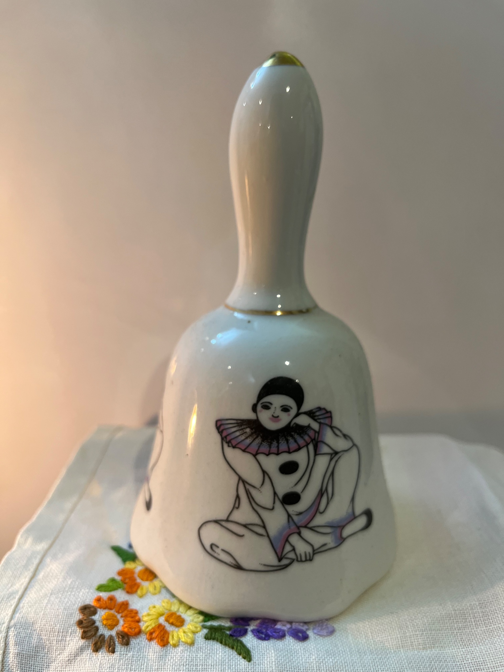 زنگوله قدیمی اروپایی