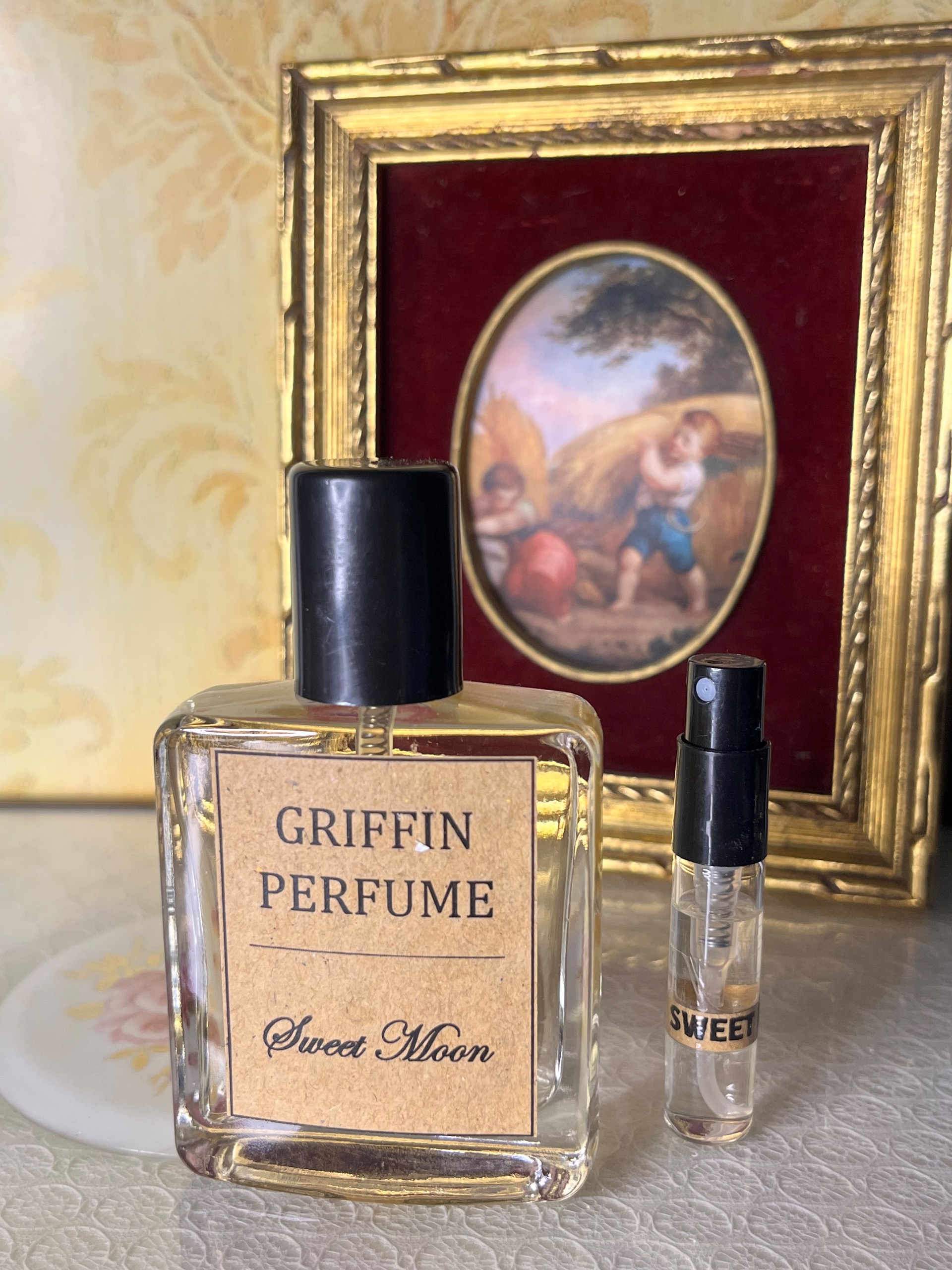 عطر Sweet Moon پرفیوم با تستر و پک کادویی