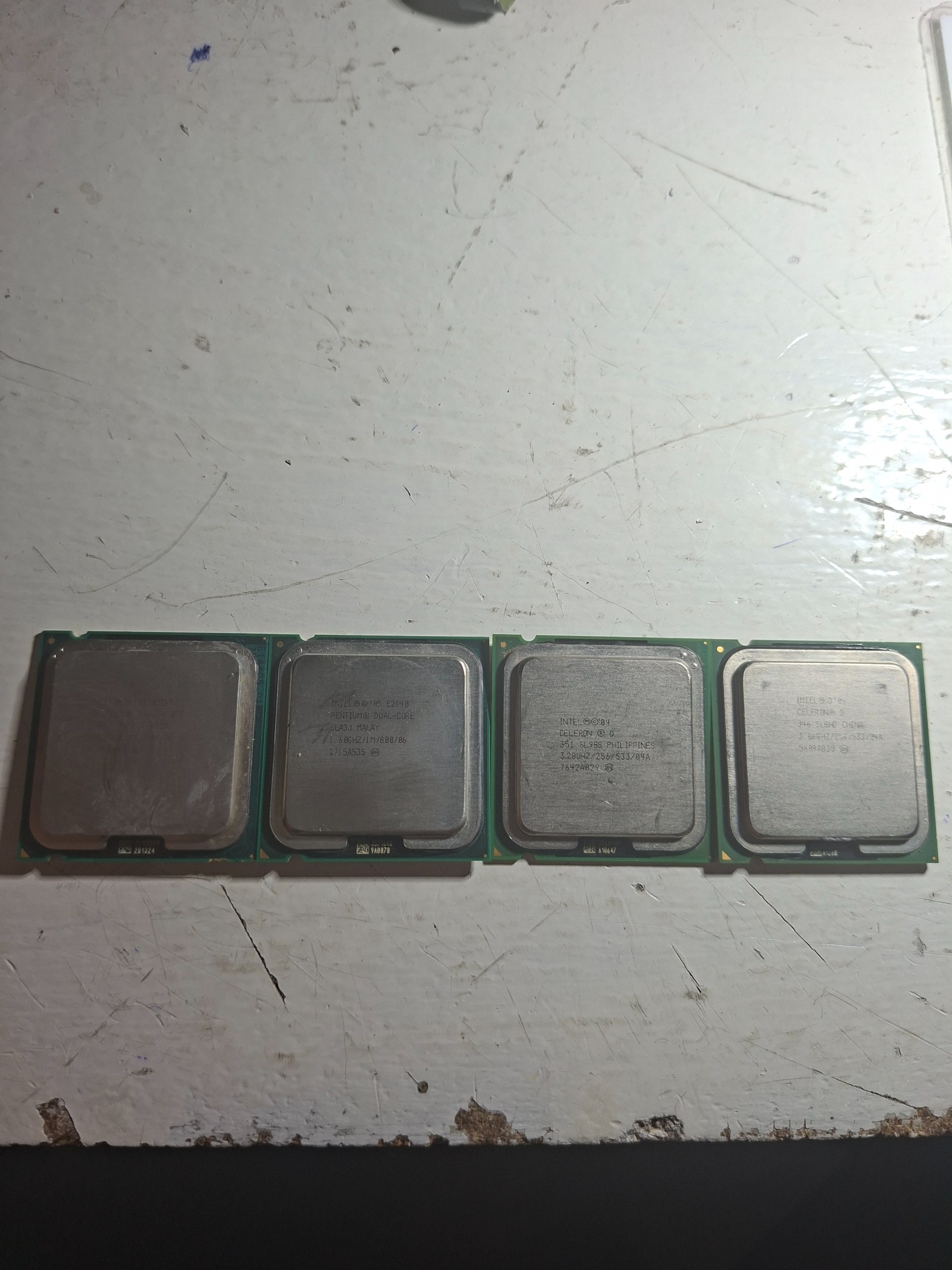 4 عدد CPU سالم