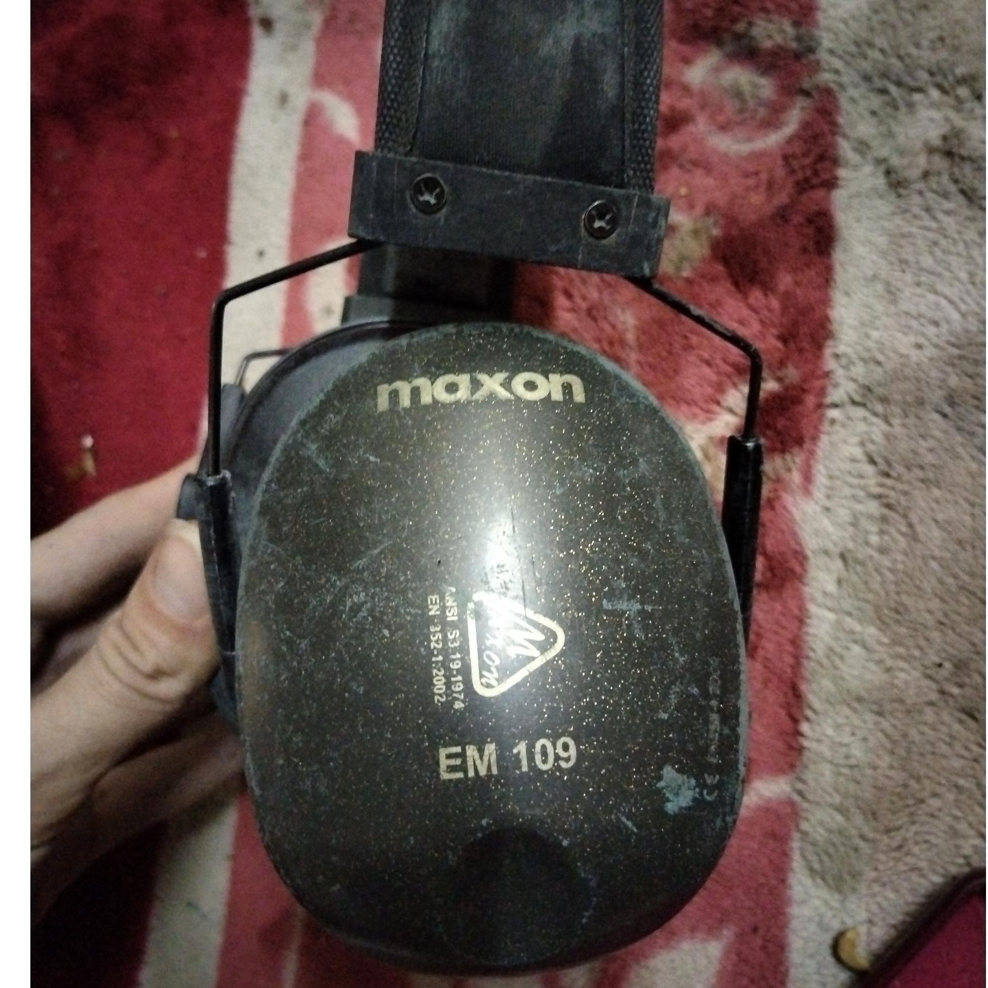 گوشی صدا گیر