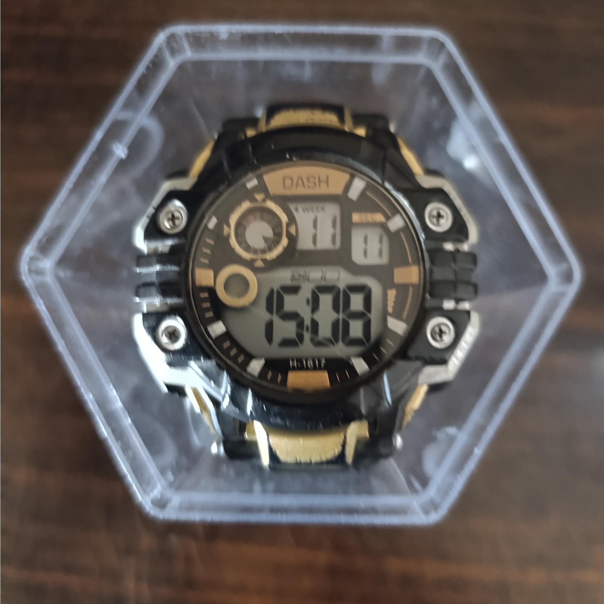 دو عدد ساعت دیجیتالی