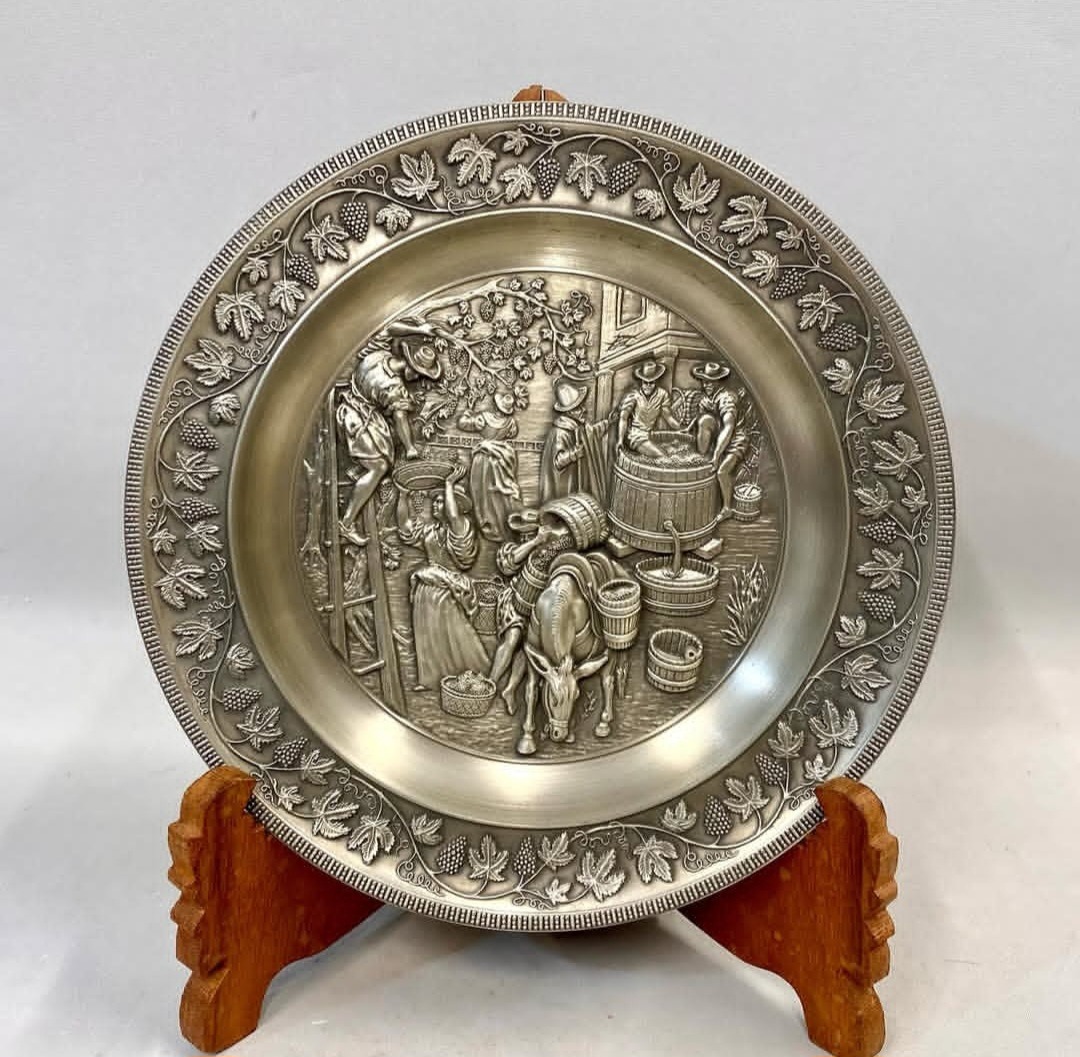 دیوارکوب آنتیک سه بعدی پیوتر آلمان