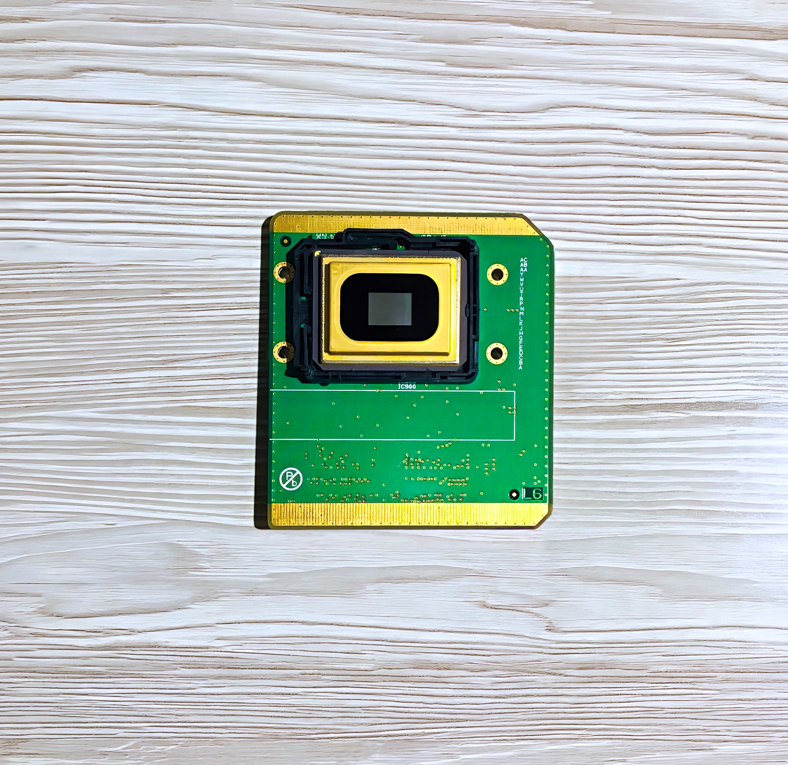 برد و چیپ پردازنده طلایی DLP / DMD Chip