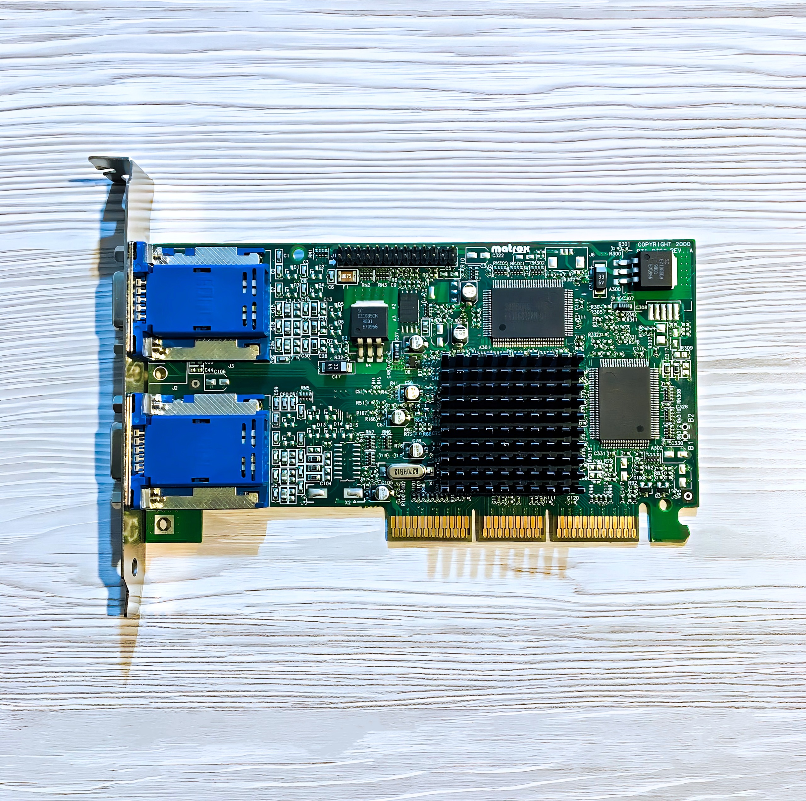 کارت گرافیک Matrox Millennium G450 - 32MB © 2000