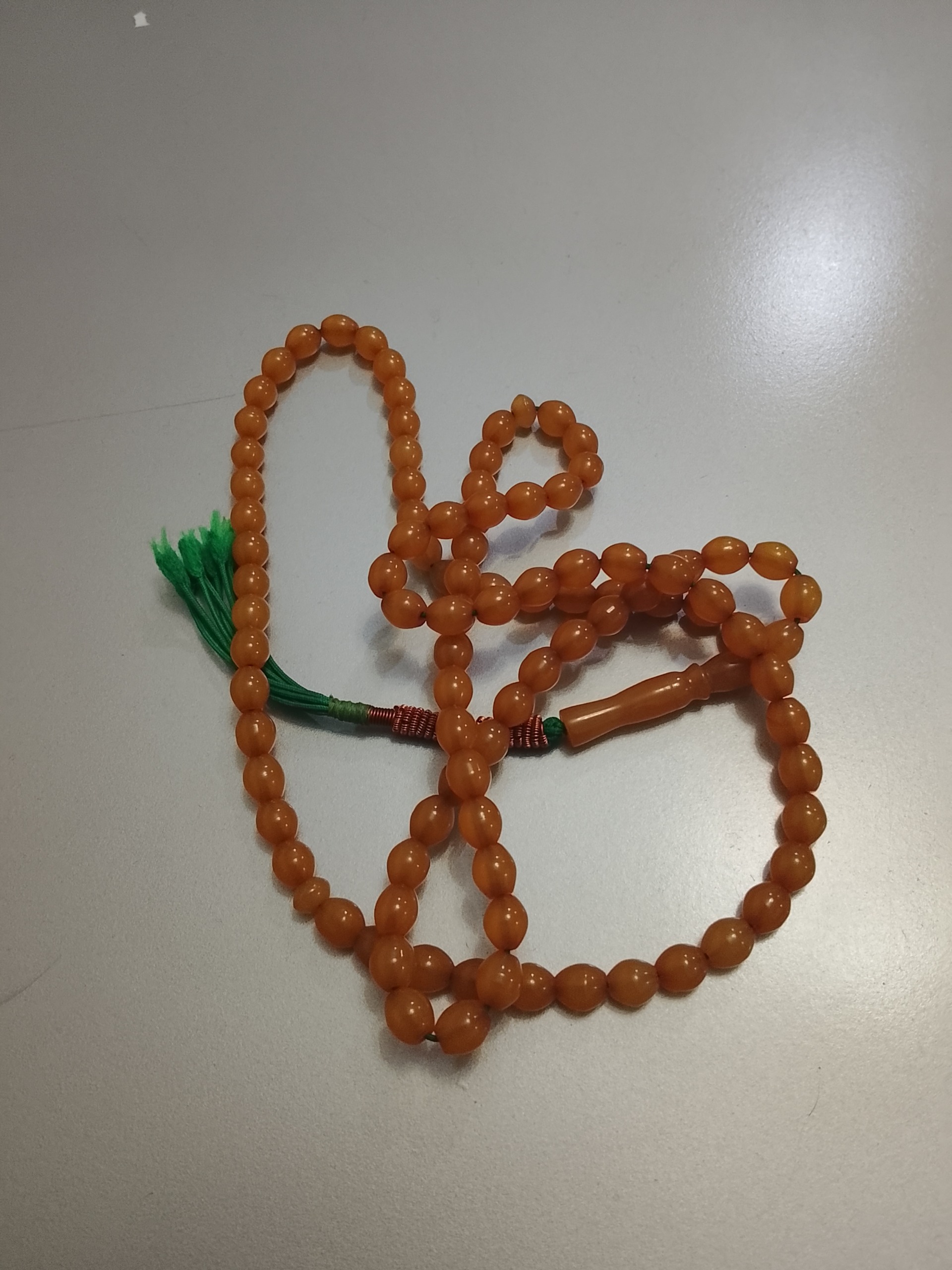 تسبیح کهربا کار دست قدیمی