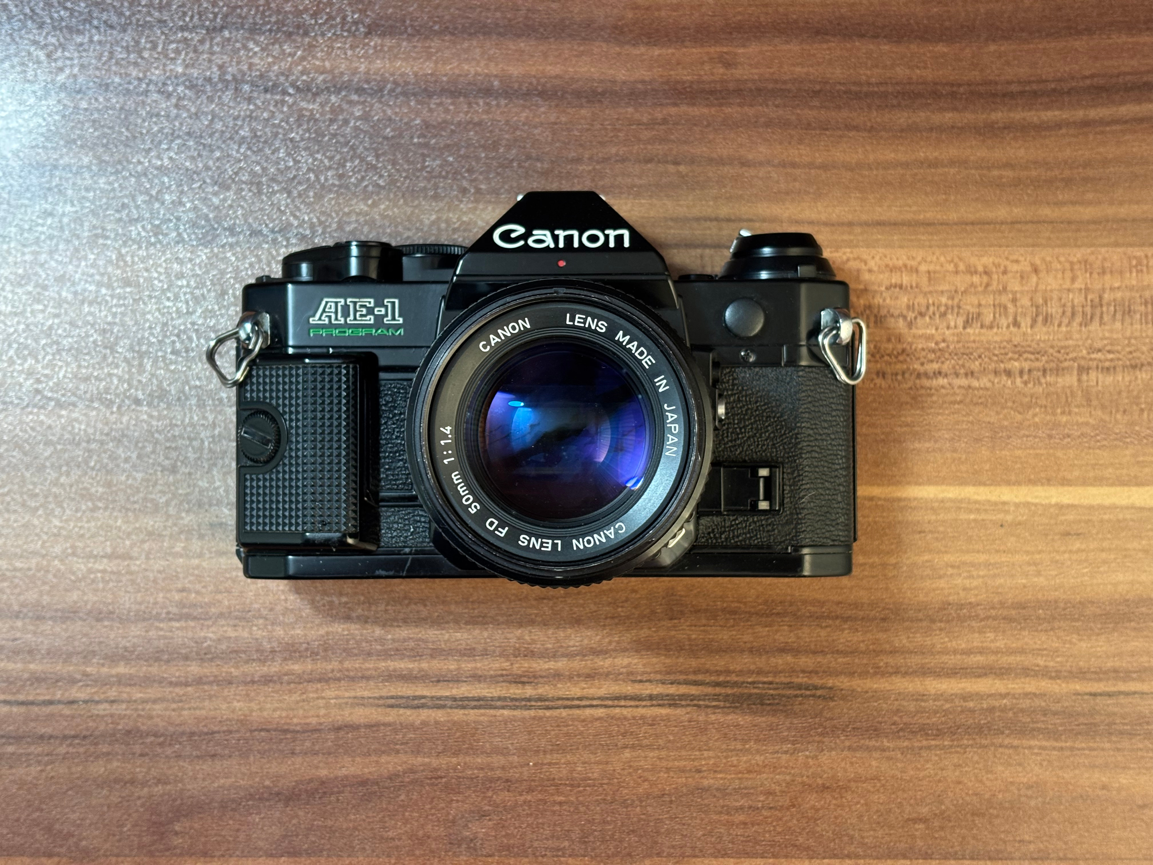 دوربین عکاسی آنالوگ حرفه ای Canon AE-1 Program