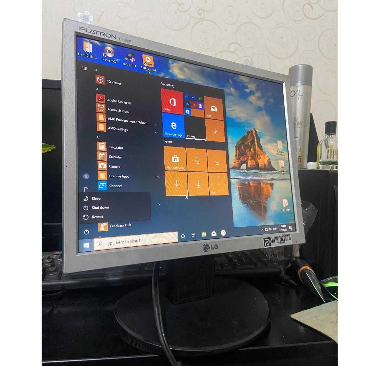 مانیتور 15 اینچ ال جی به همراه کابل