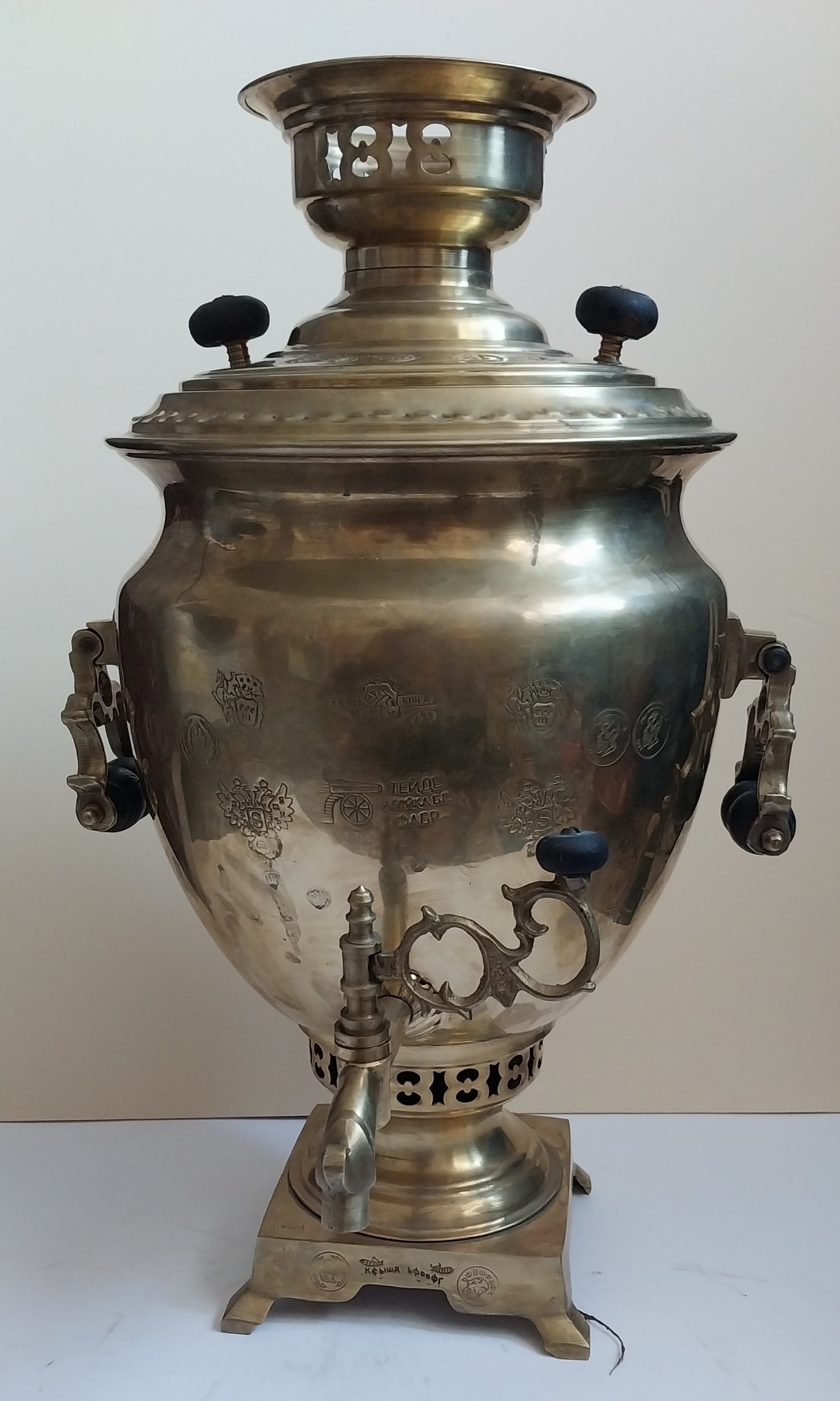 سماور ذغالی برنجی طرح روس