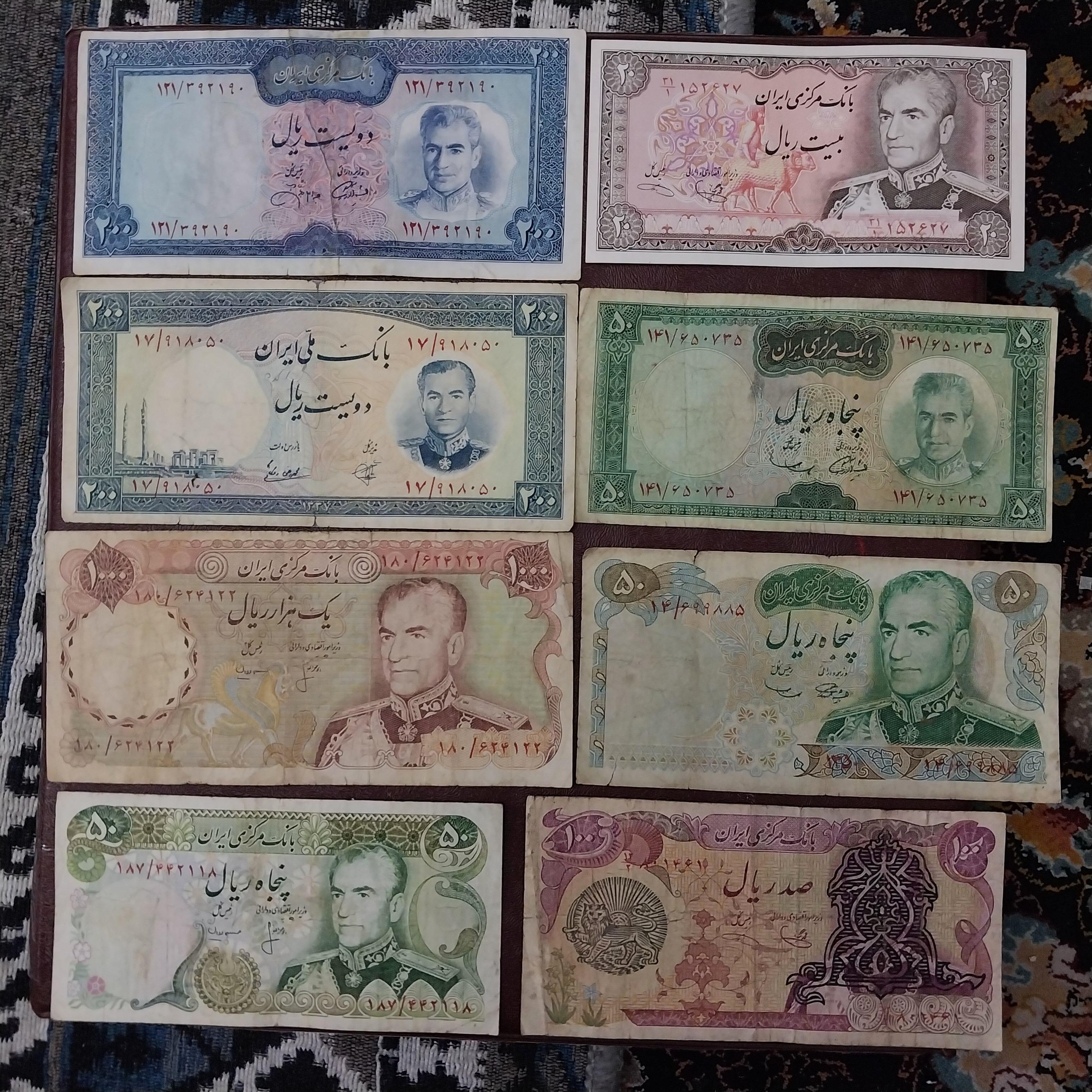 8 برگ پهلوی