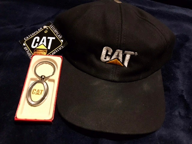 کلاه و جاکلیدی کاترپیلار caterpillar