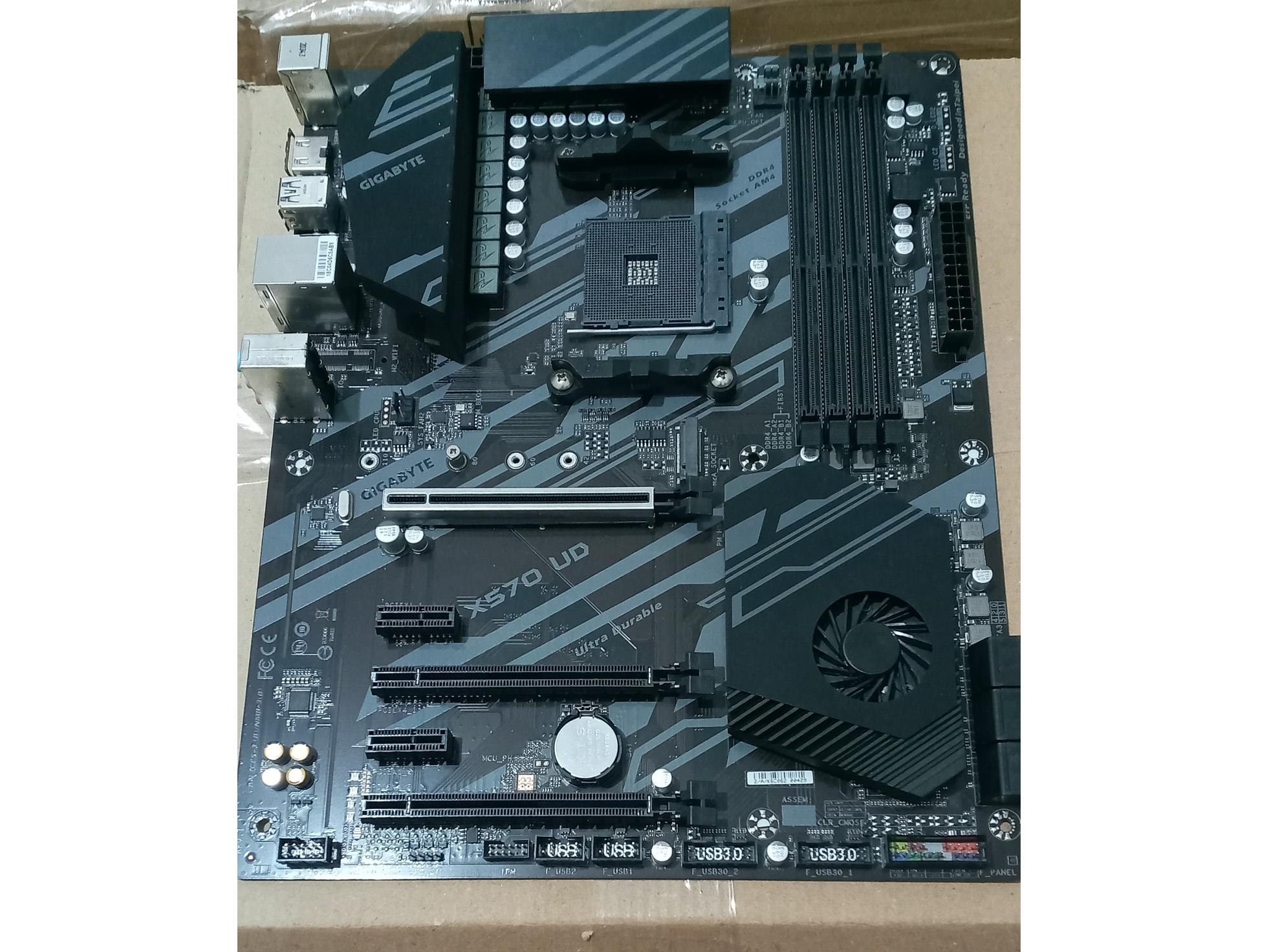 باندل am4 مادربرد x570 با cpu و ram