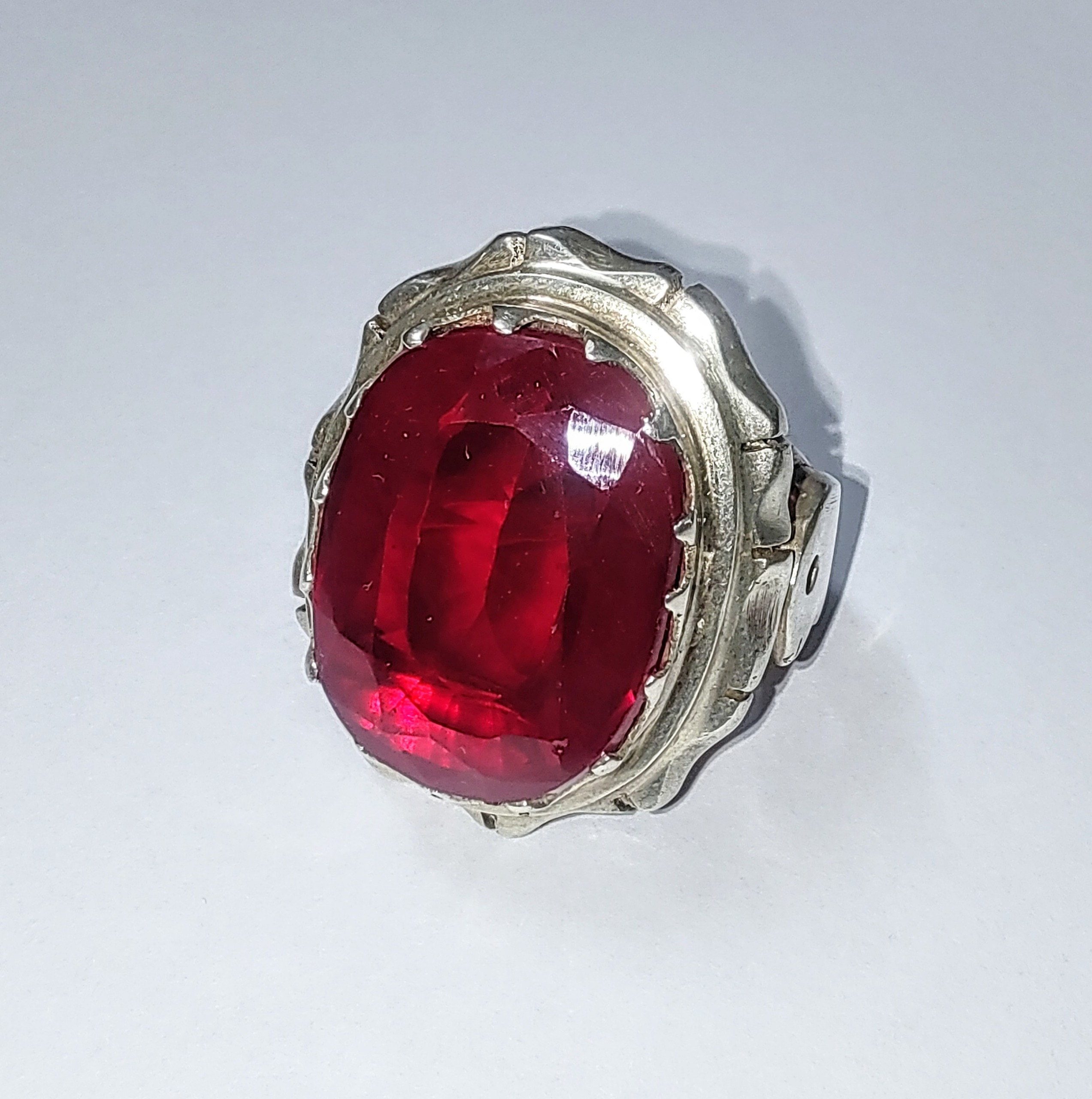 انگشتر دستساز یاقوت سرخ با سختی حدود 10