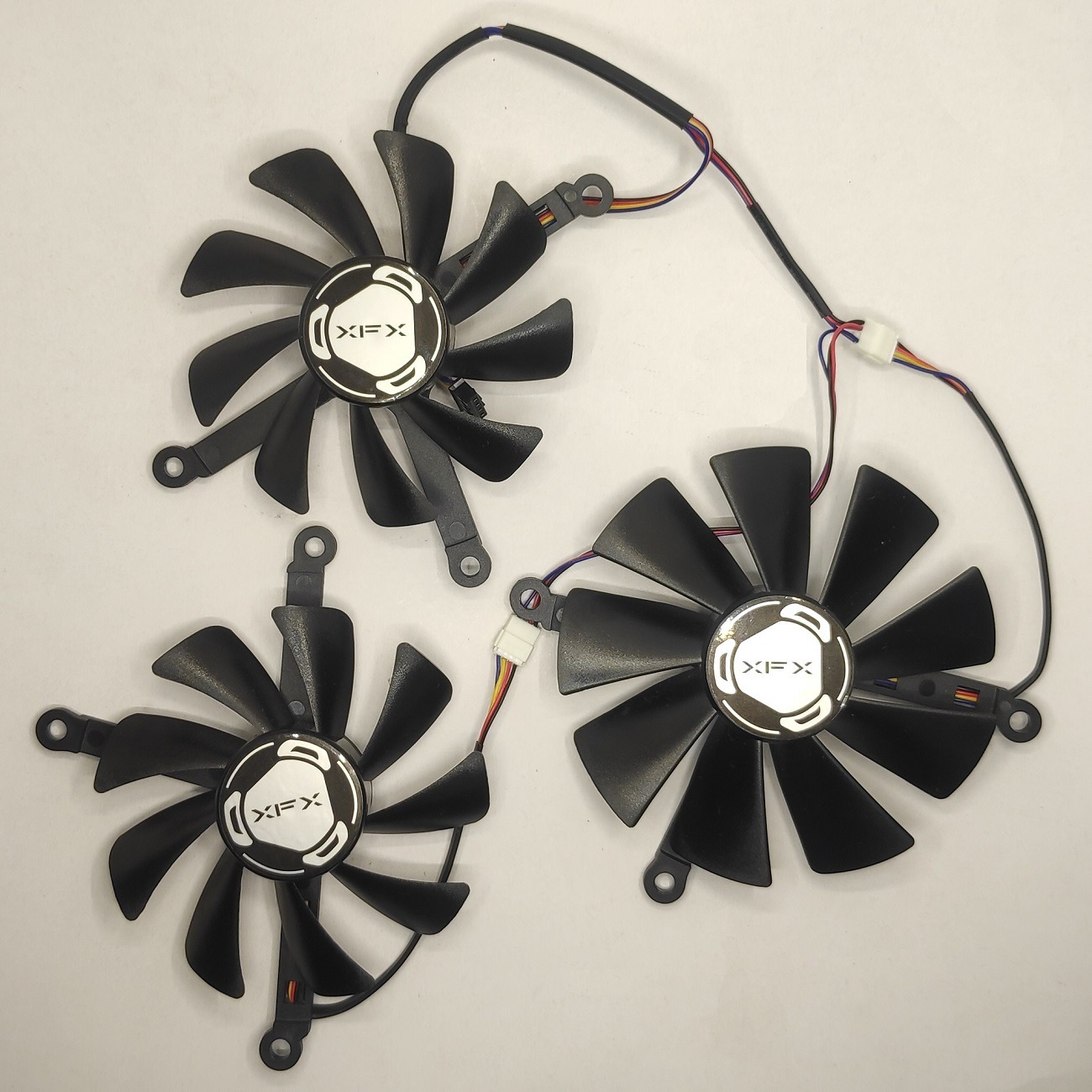 فن کارت گرافیک ایکس اف ایکس RX5700XT, THICC III