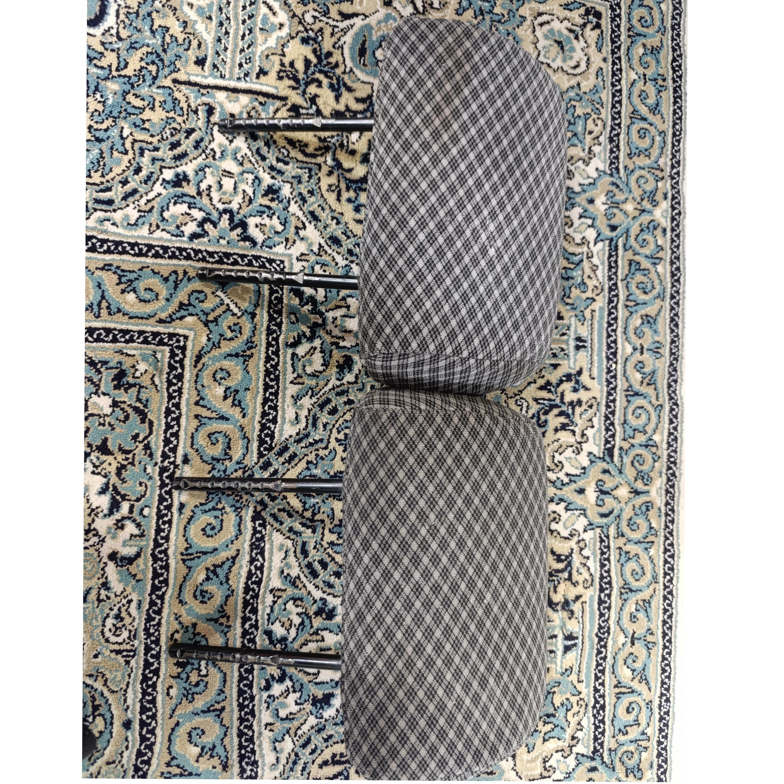 پشت سر صندلی پژویی