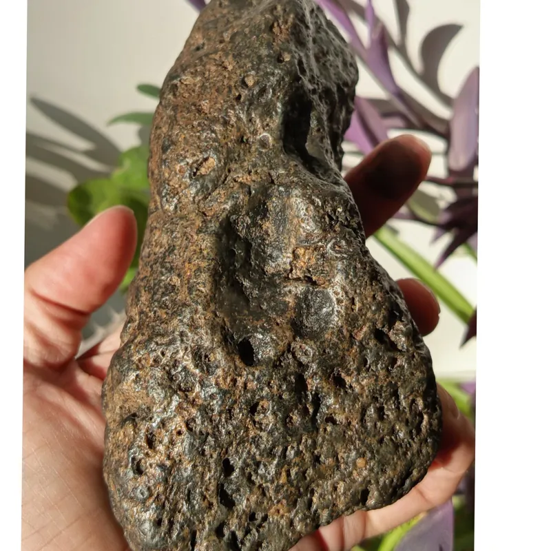 شهابسنگ سنگی احتمالی با جذب یکدرصدی