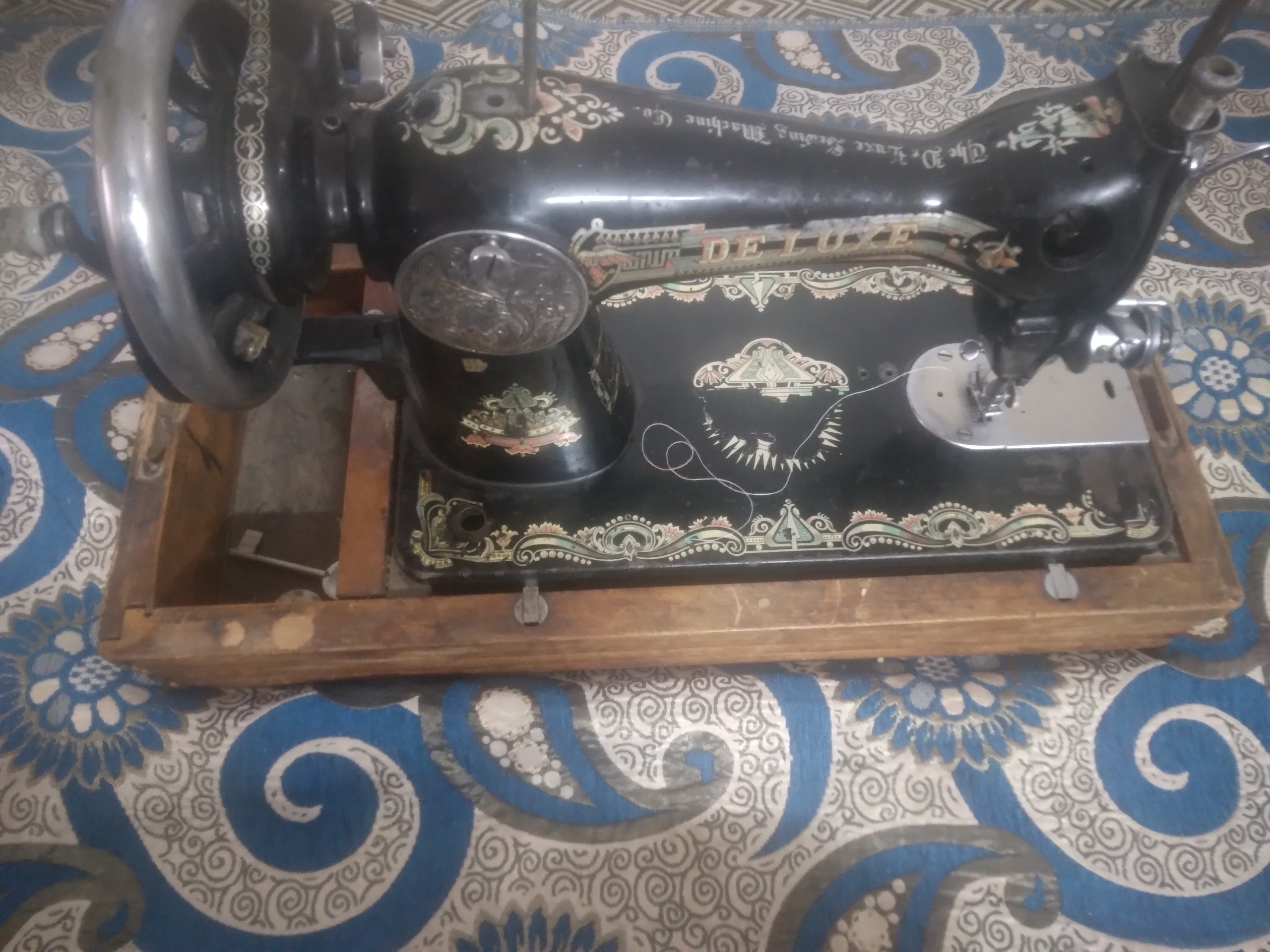 چرخ خیاطی دلوکس