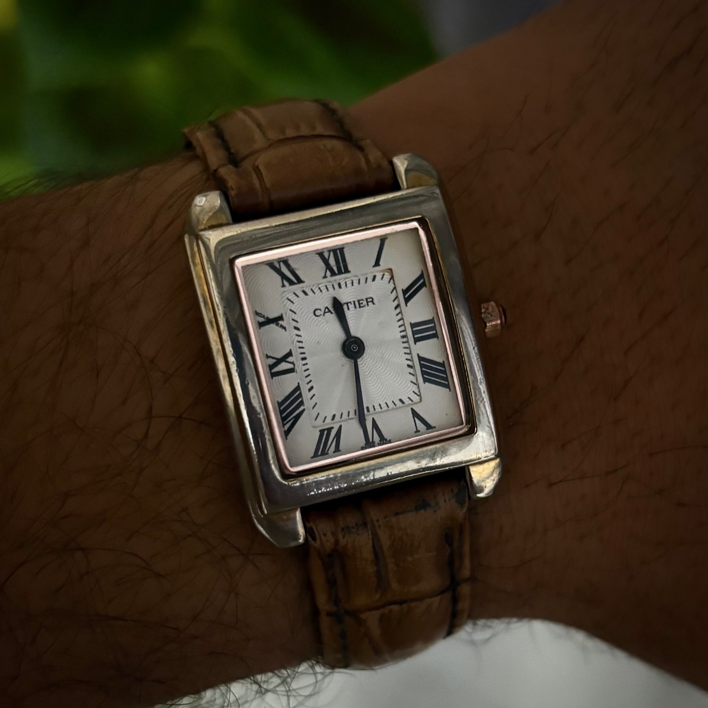 ساعت cartier اصل/ساخت سوئیس/همراه کاور تمام چرم