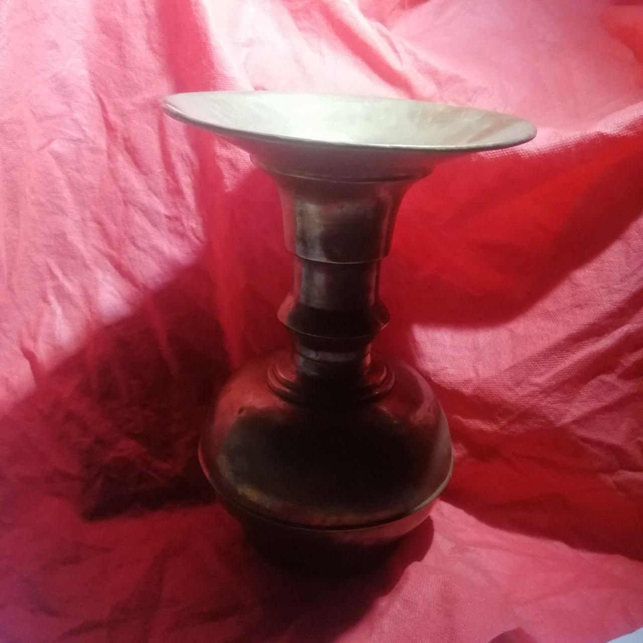  گلدان برنزی خاص و قدیمی  کد 9098