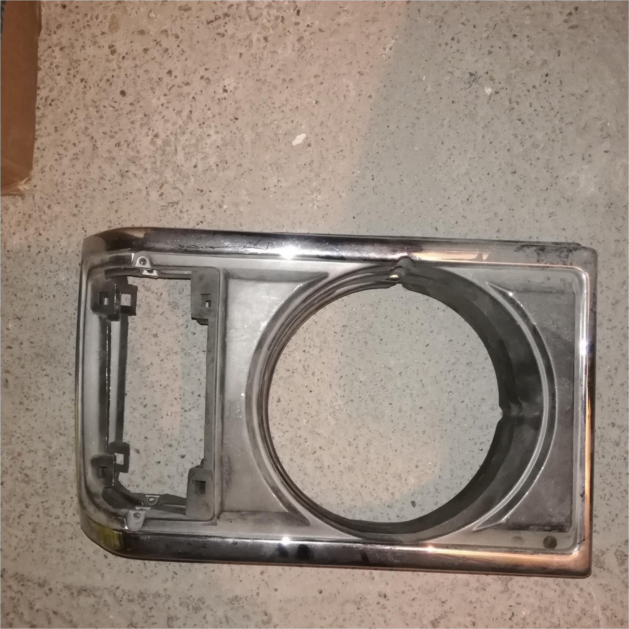 قاب چراغ جلو تویوتا لندکروز فرماندهی fj60