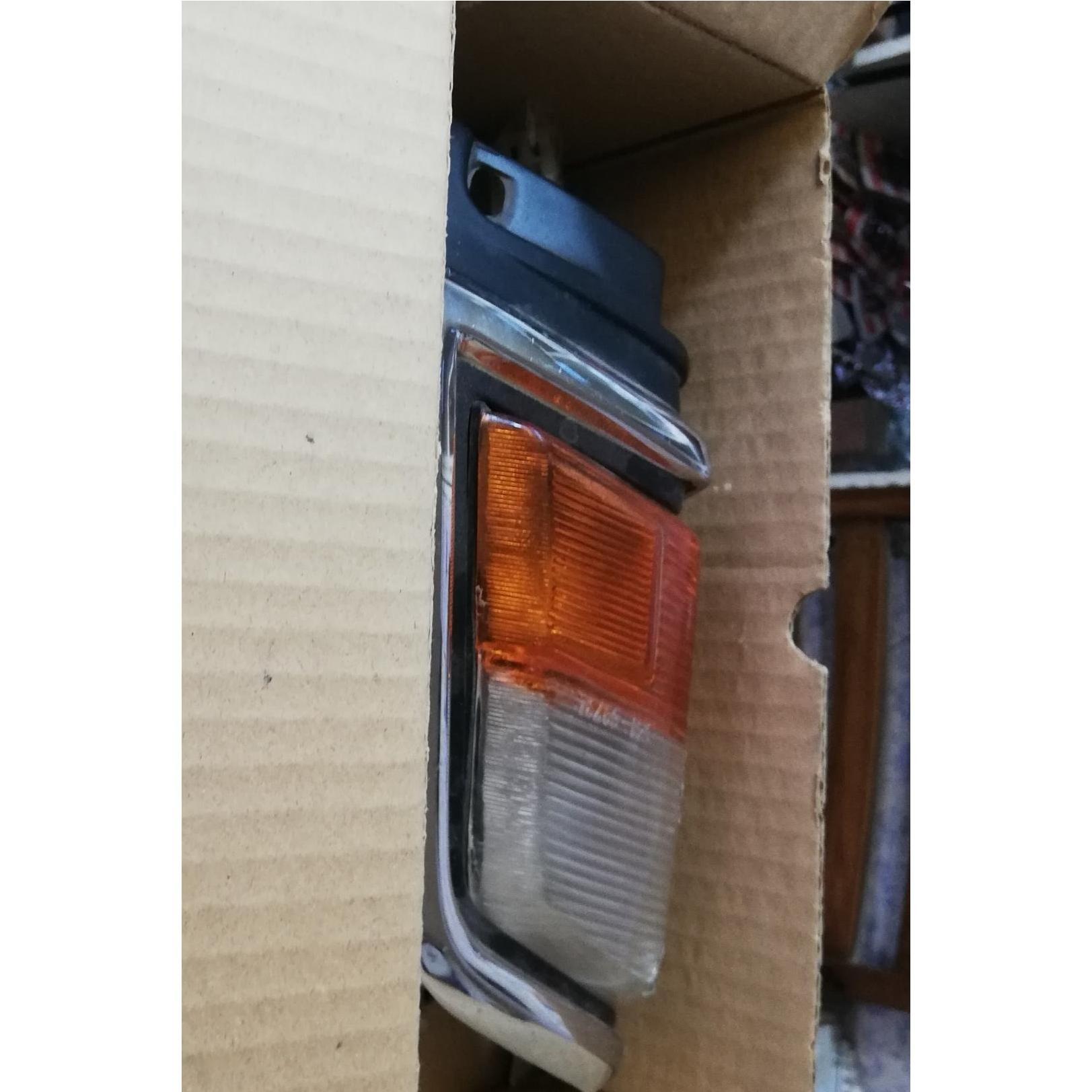 چراغ پارک راهنما میتسوبیشی گالانت سیگما 1978