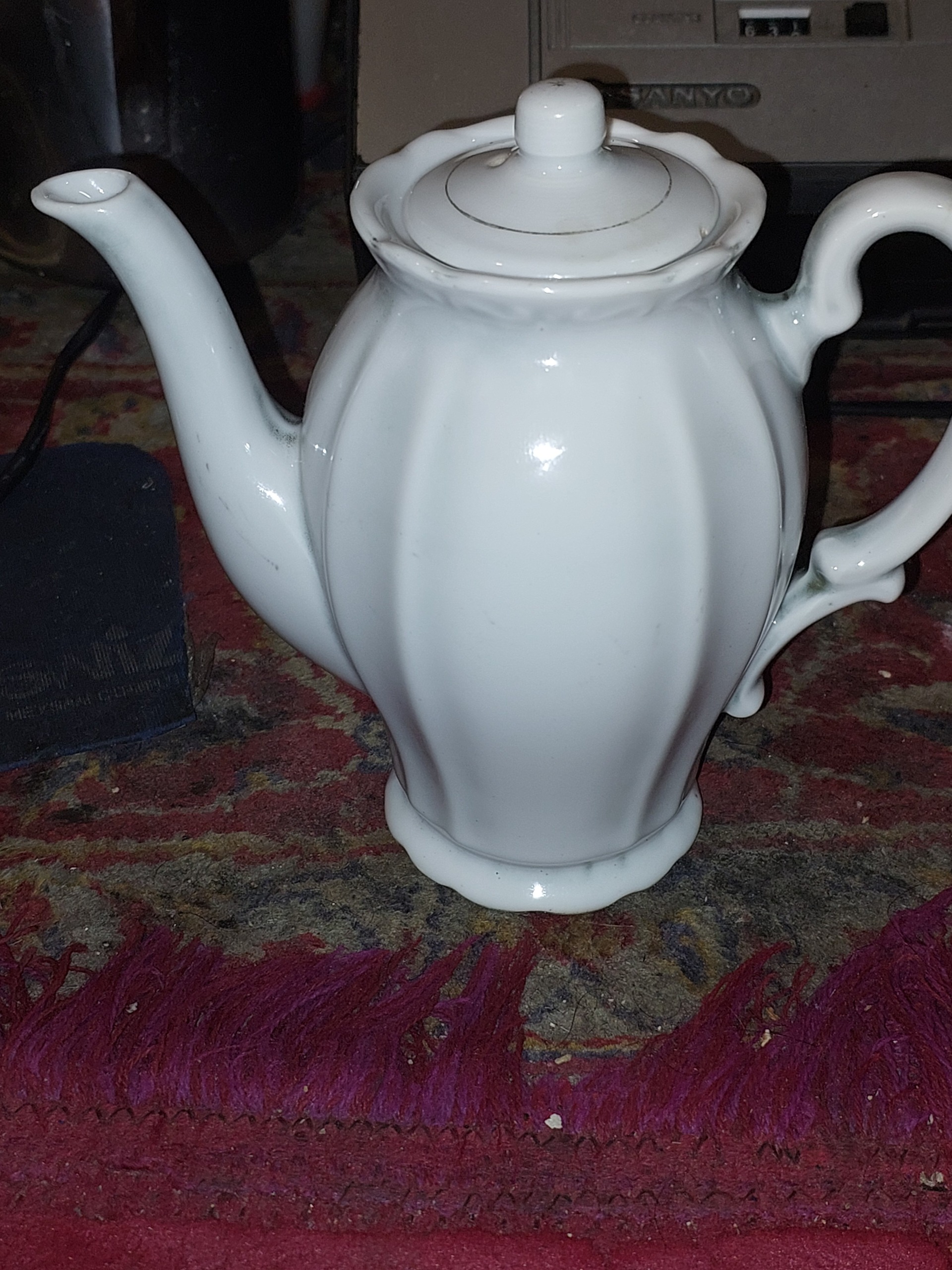 قوری چینی زیبا