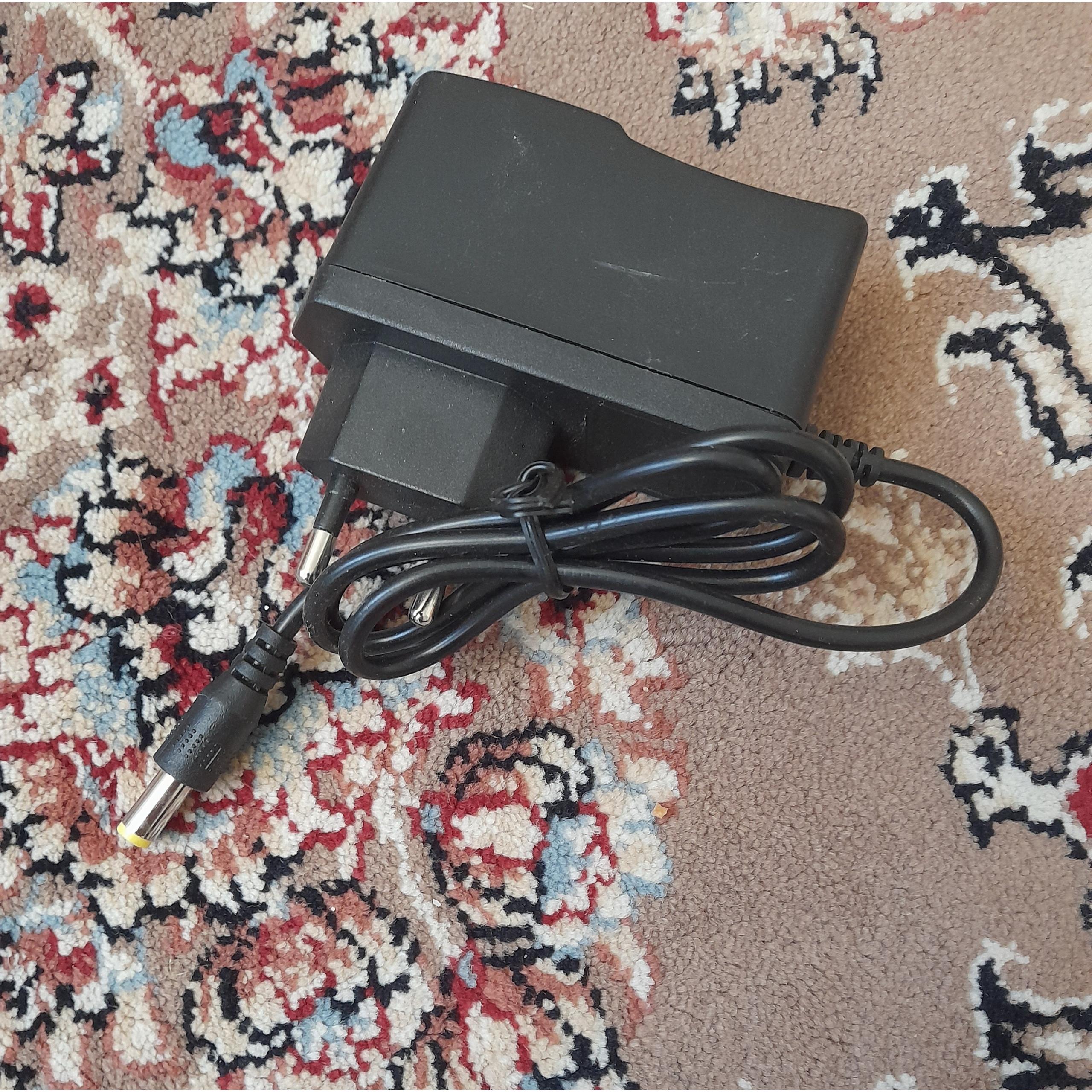 شارژر باتری لیتیومی 12/6 ولت یک امپر