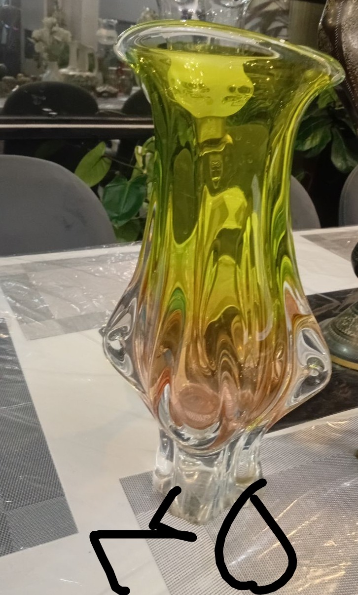 گلدان چک زرد وسبز