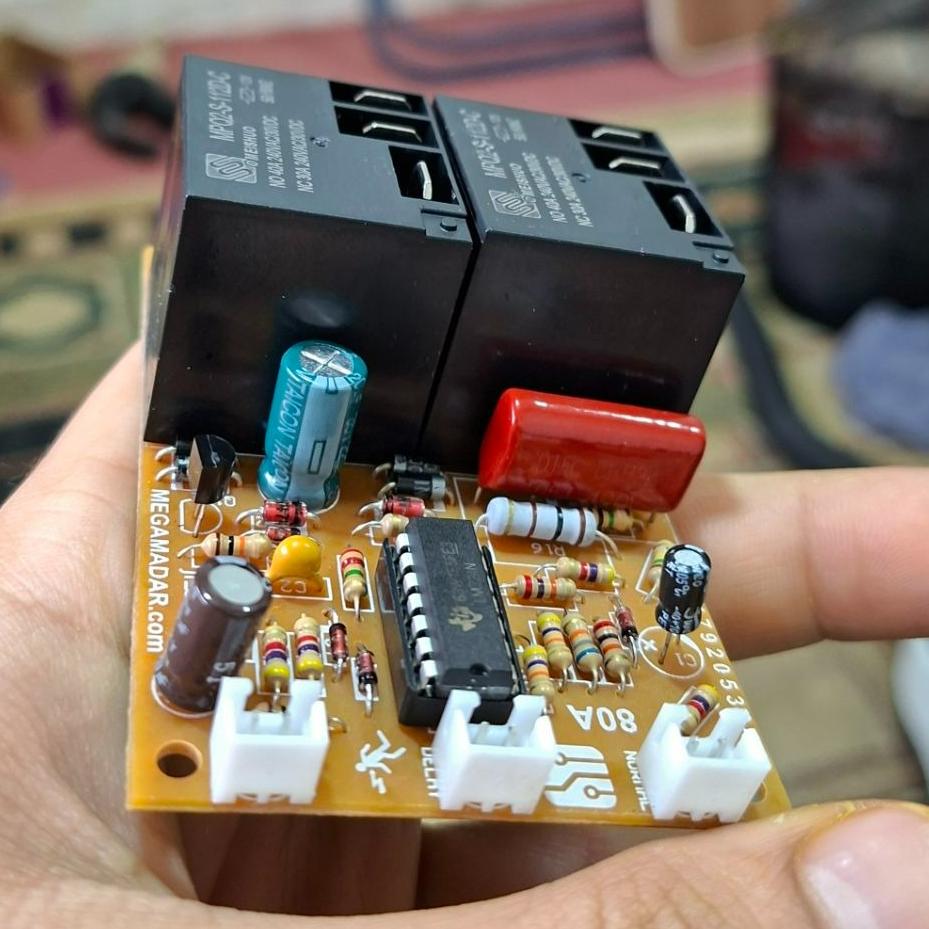 محافظ ولتاژ مگامدار مدل 80A
