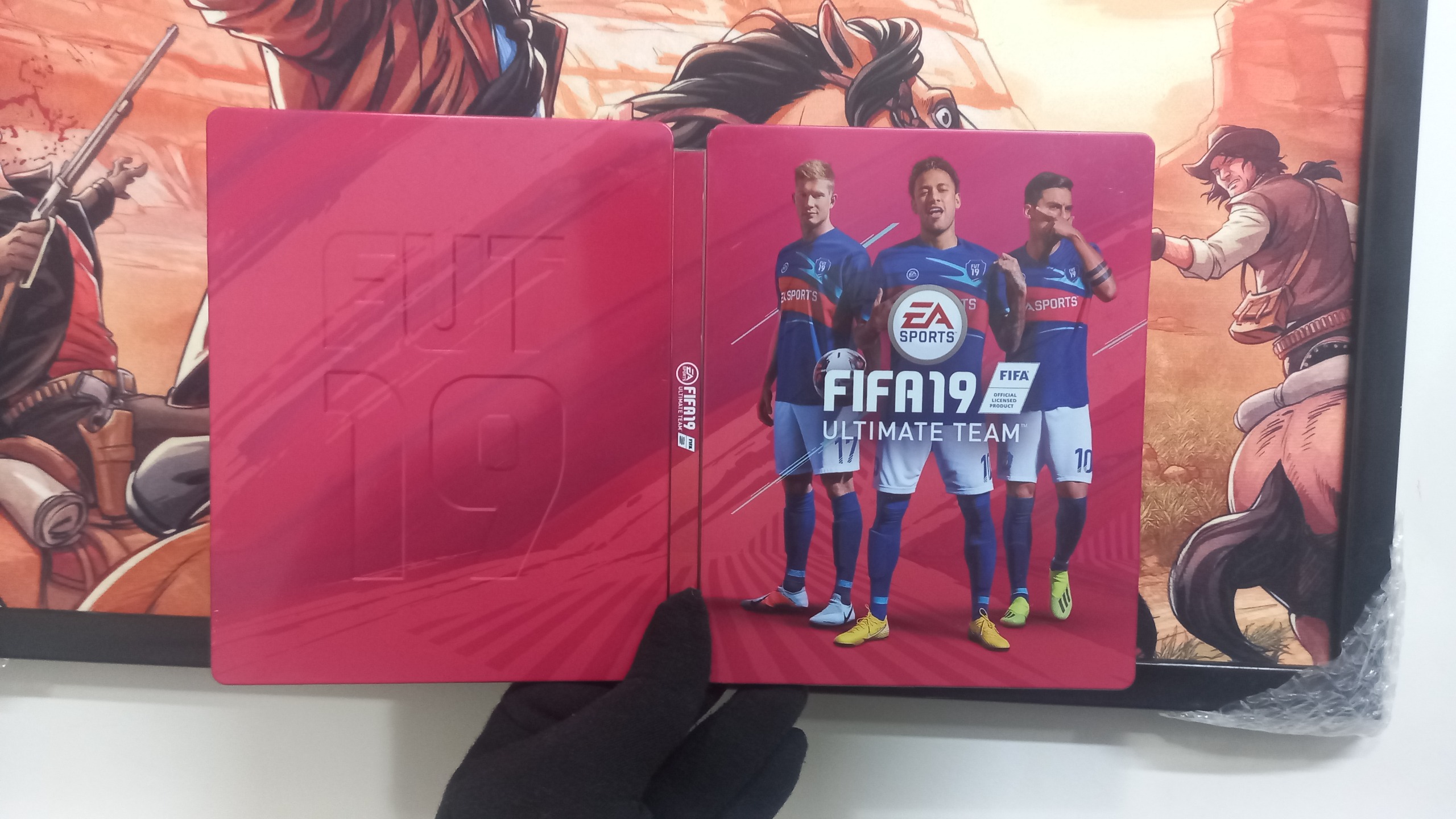 Fifa 19 steelbook درحد نو و تمیز
