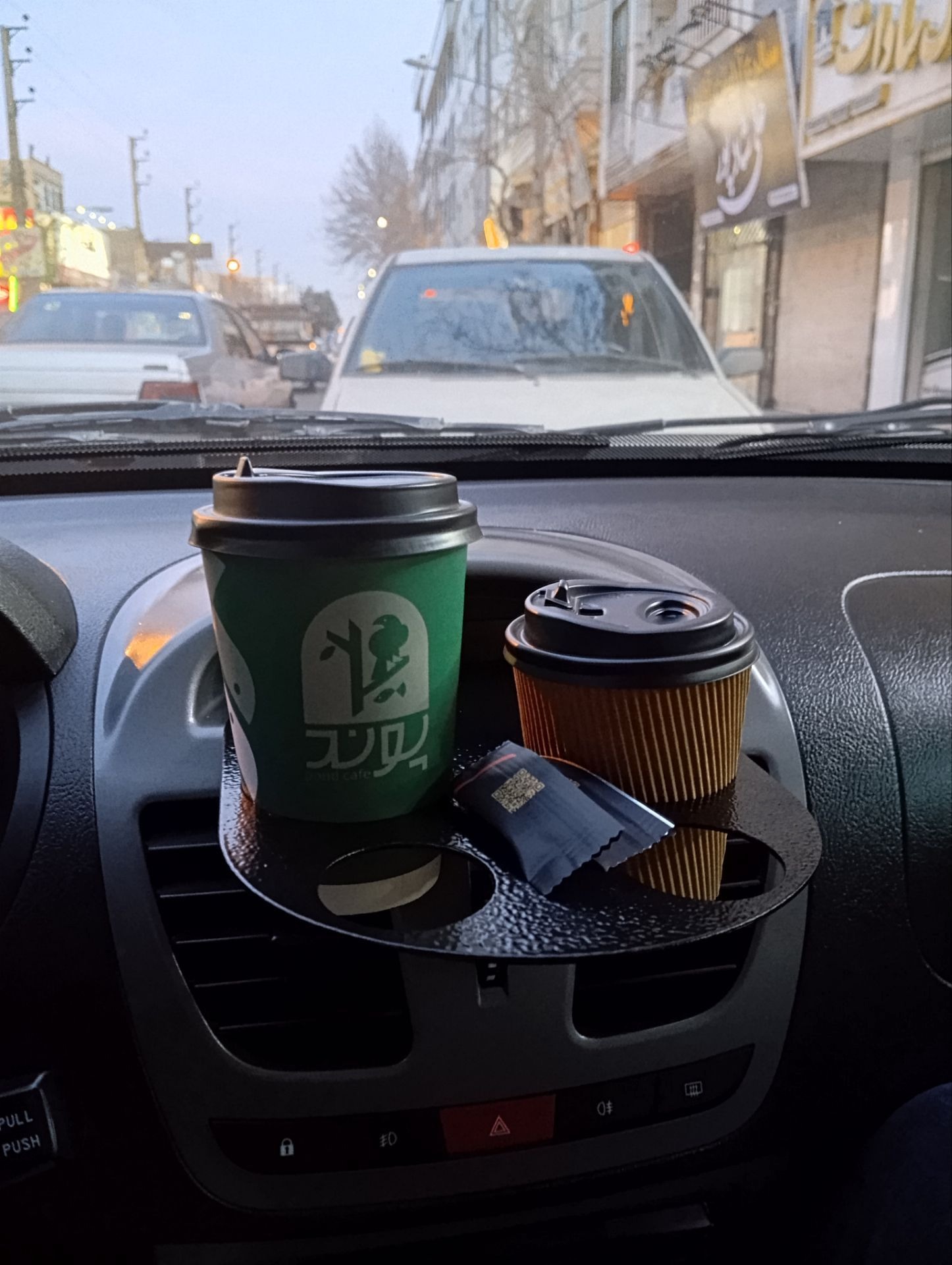 جا لیوانی خودرو