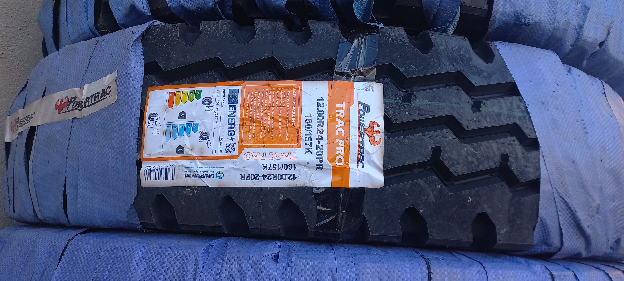 لاستیک کامیون 12.00R24 سیمی گل جلو