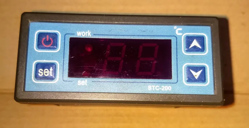 کنترلر دما مدل STC-200