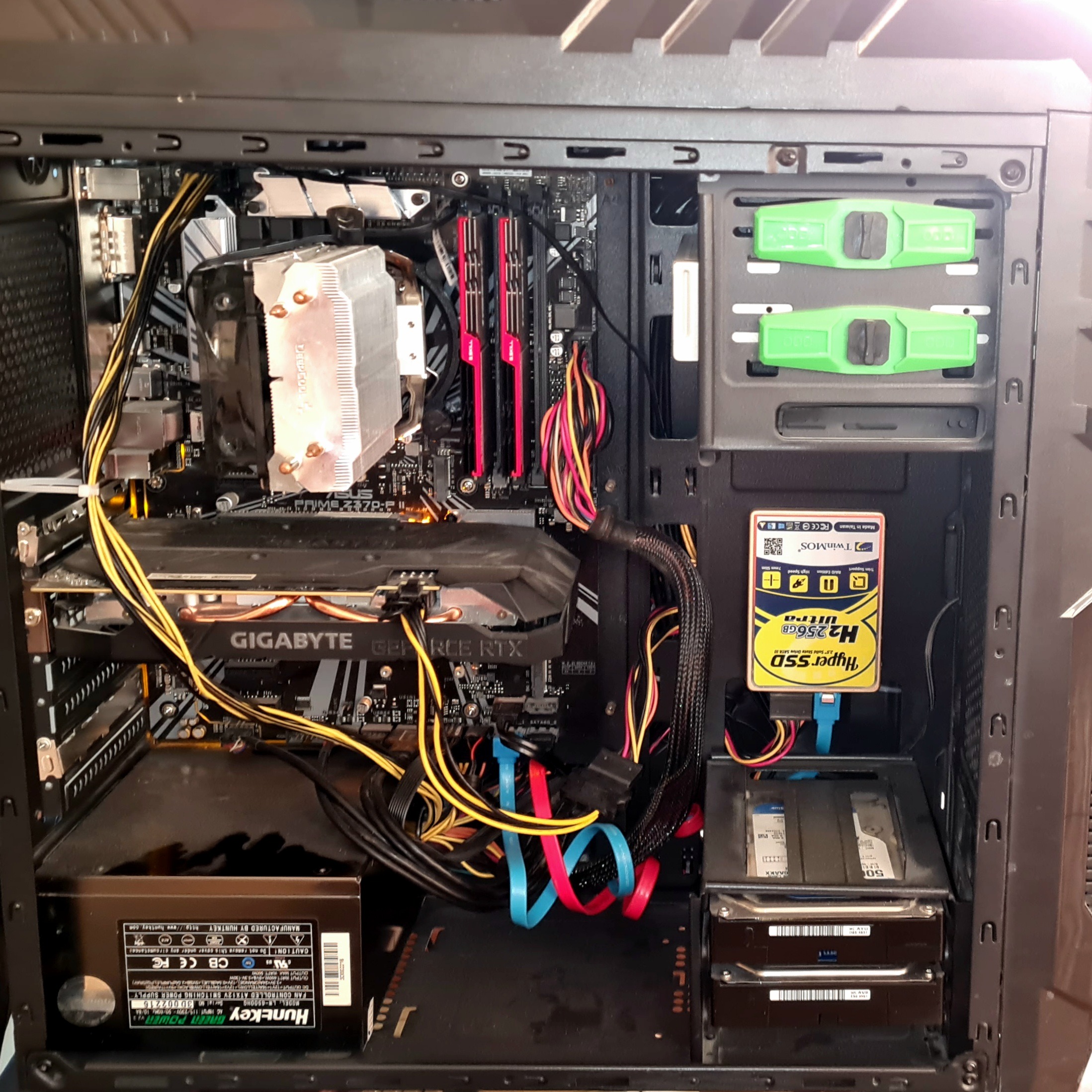 غول گیمینگ و رندرینگ i7 Rtx2060 همراه مانیتور و