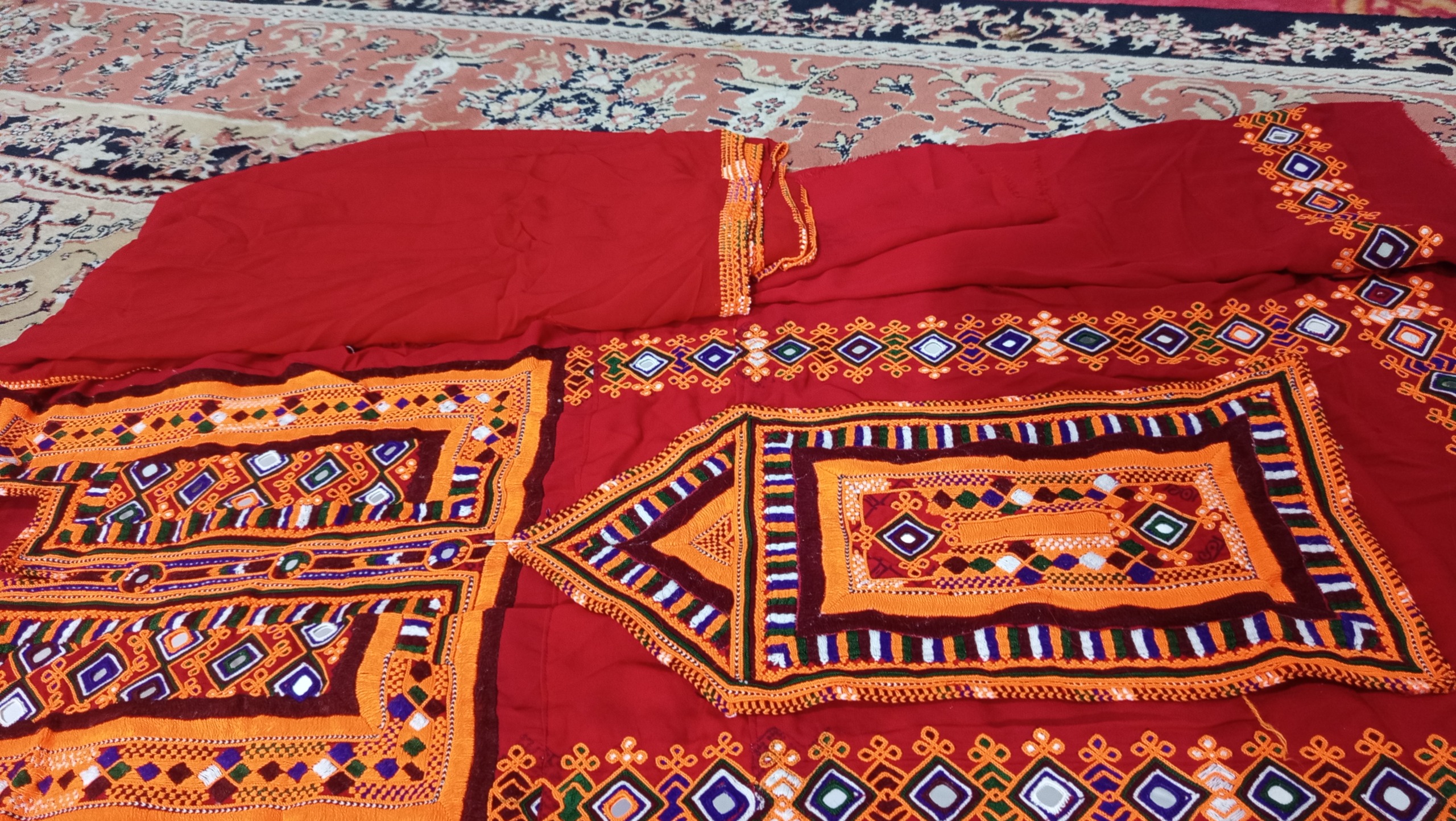 لباس زنانه بلوچی