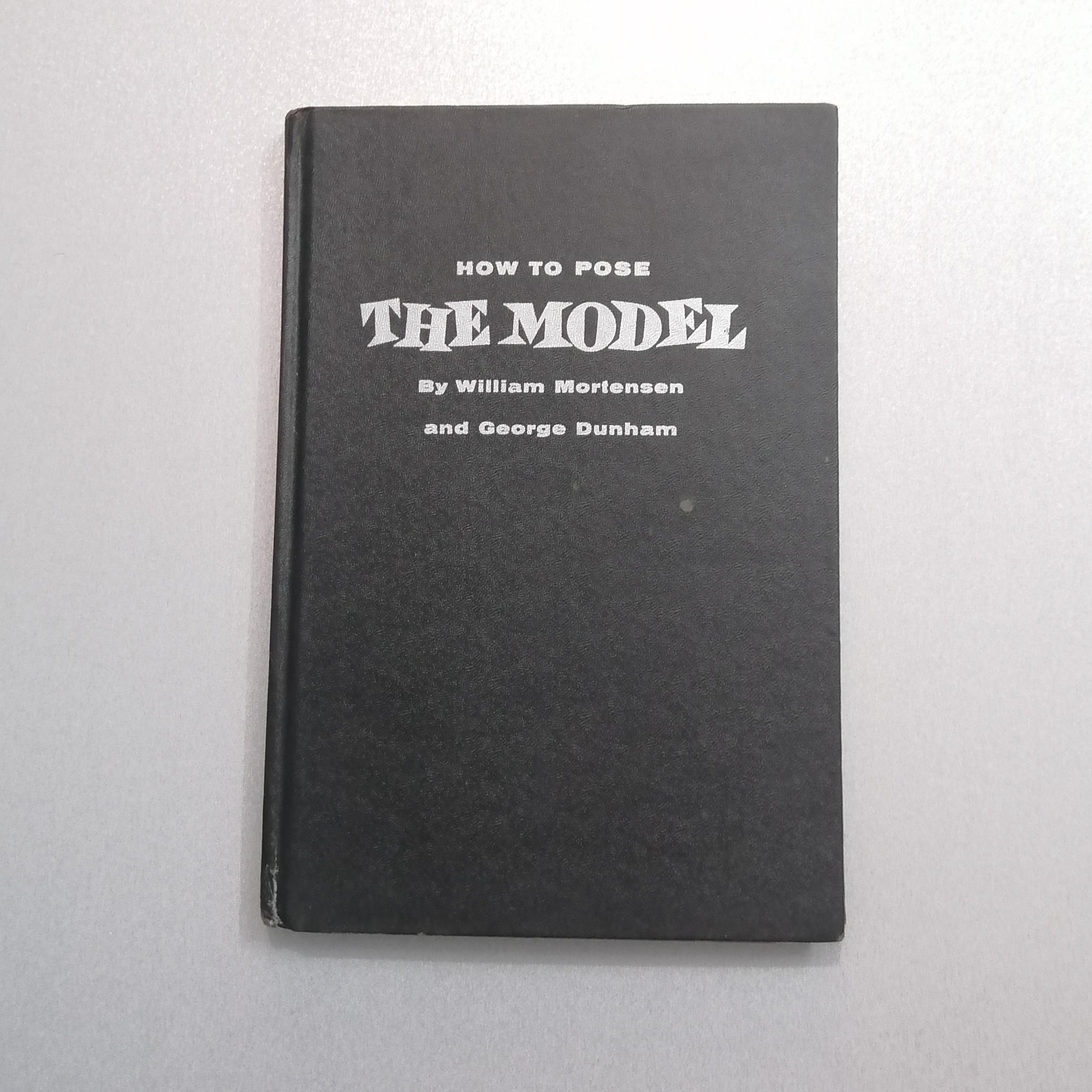 کتاب قدیمی how to pose the model