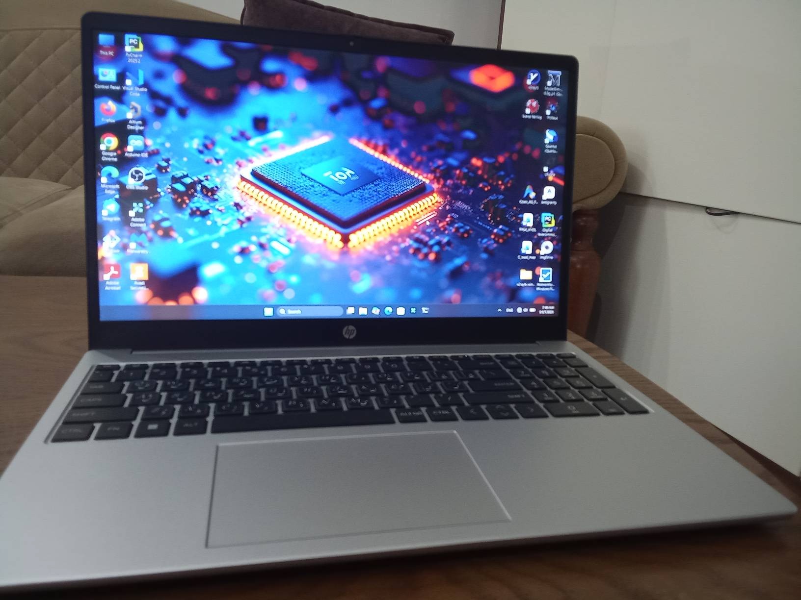 لپ تاپ hp به همراه جعبه