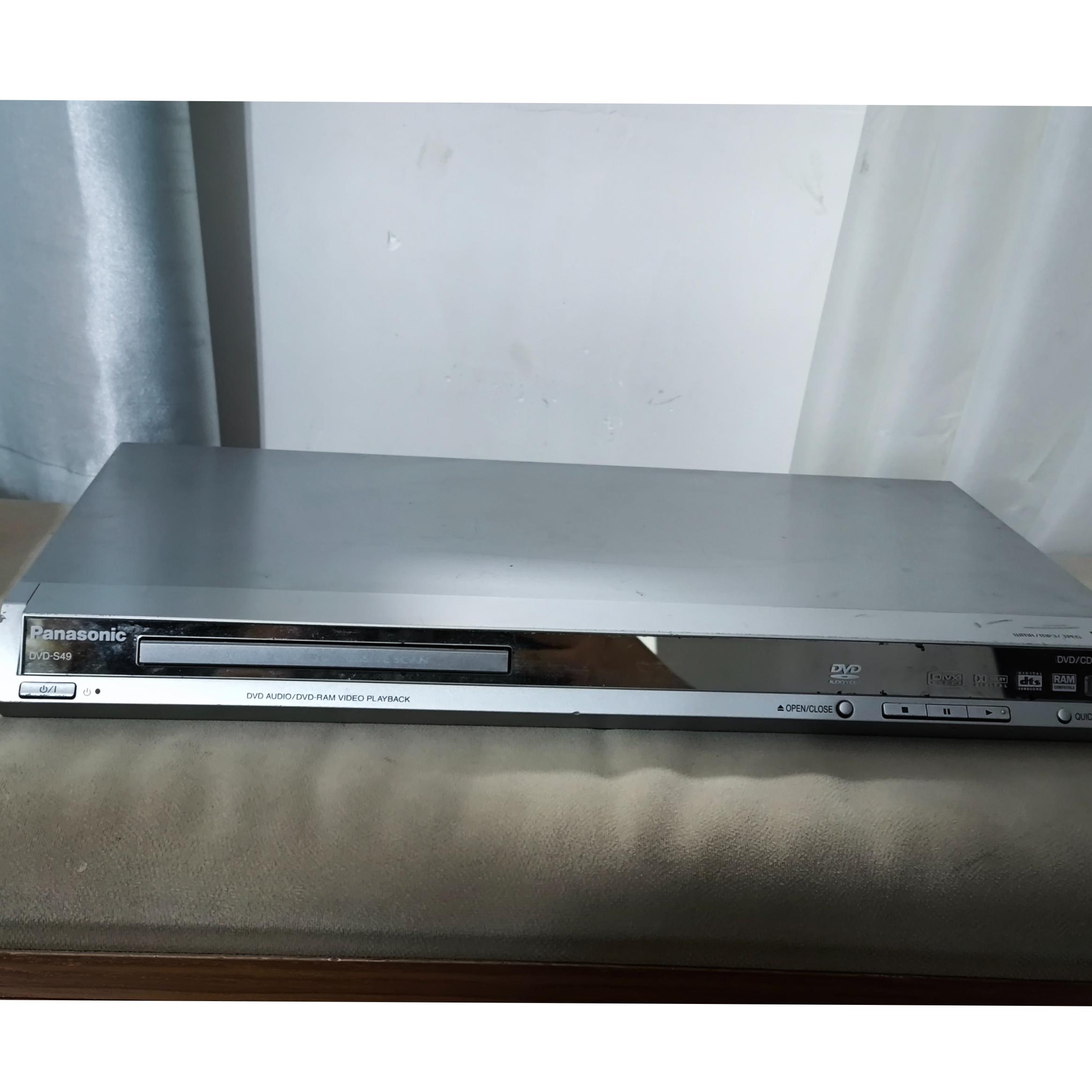 دو عدد dvd player برند پاناسونیک و roadstar