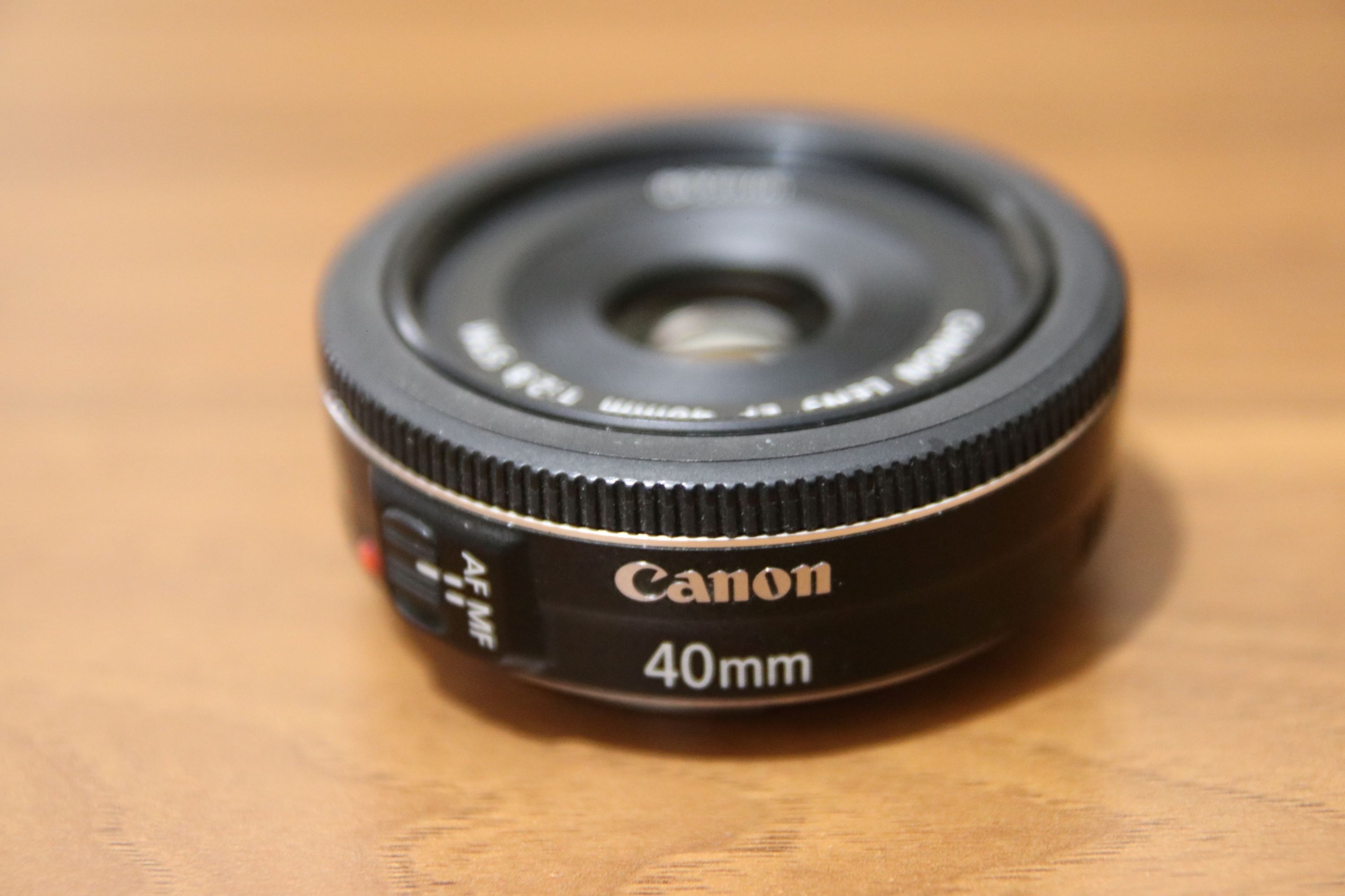 لنز کانن فول فریم 40mm f/2.8 stm