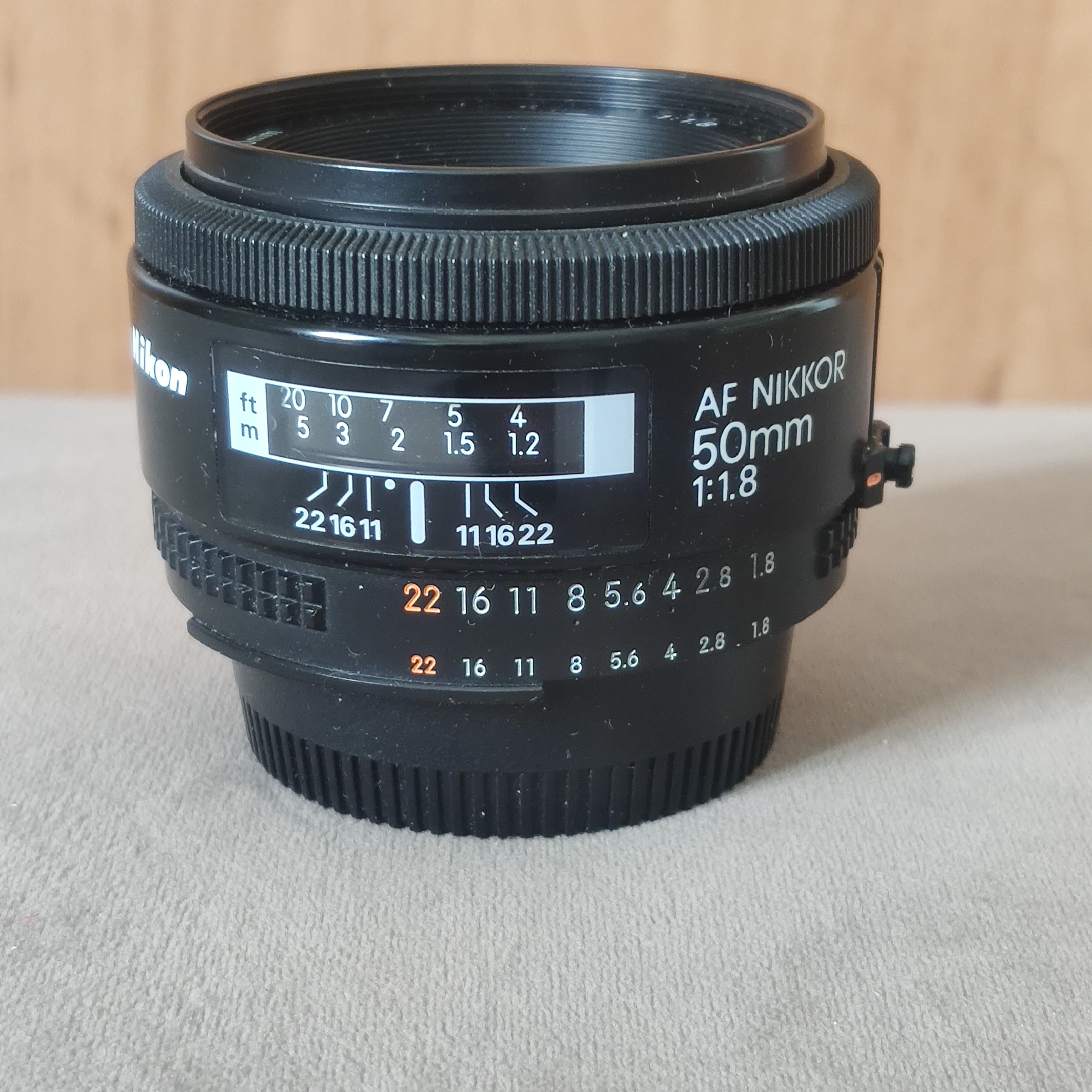 لنز نیکون 50mm f1.8 سری AF