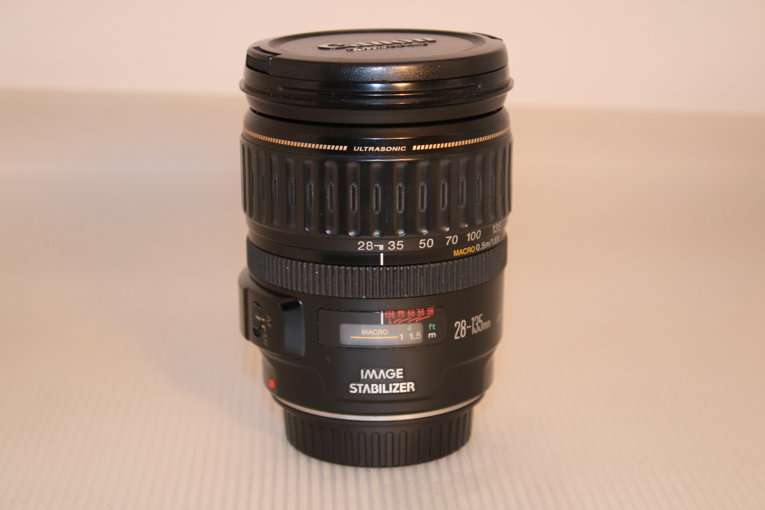 لنز کانن 28-135 is usm