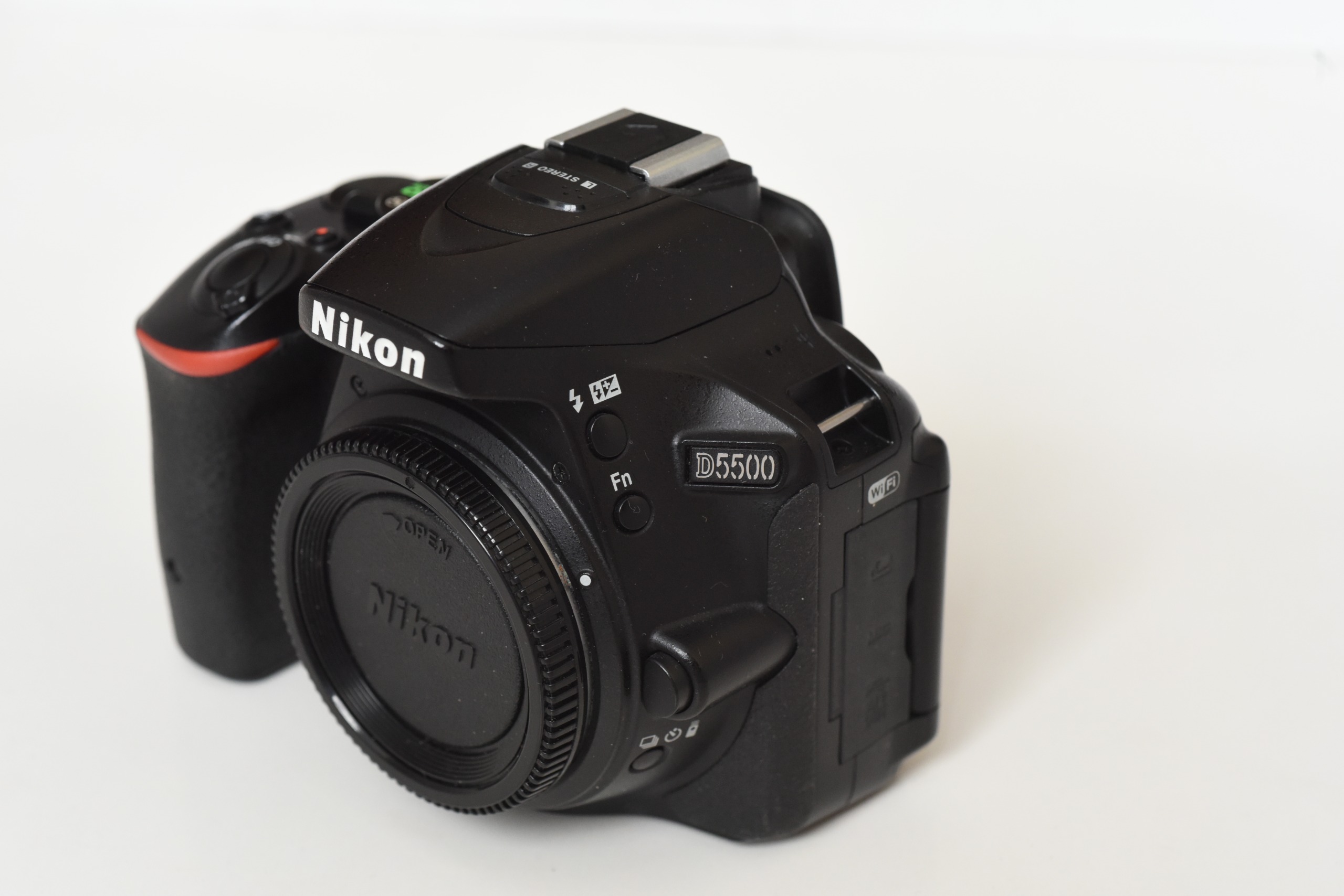 بدنه نیکون D5500