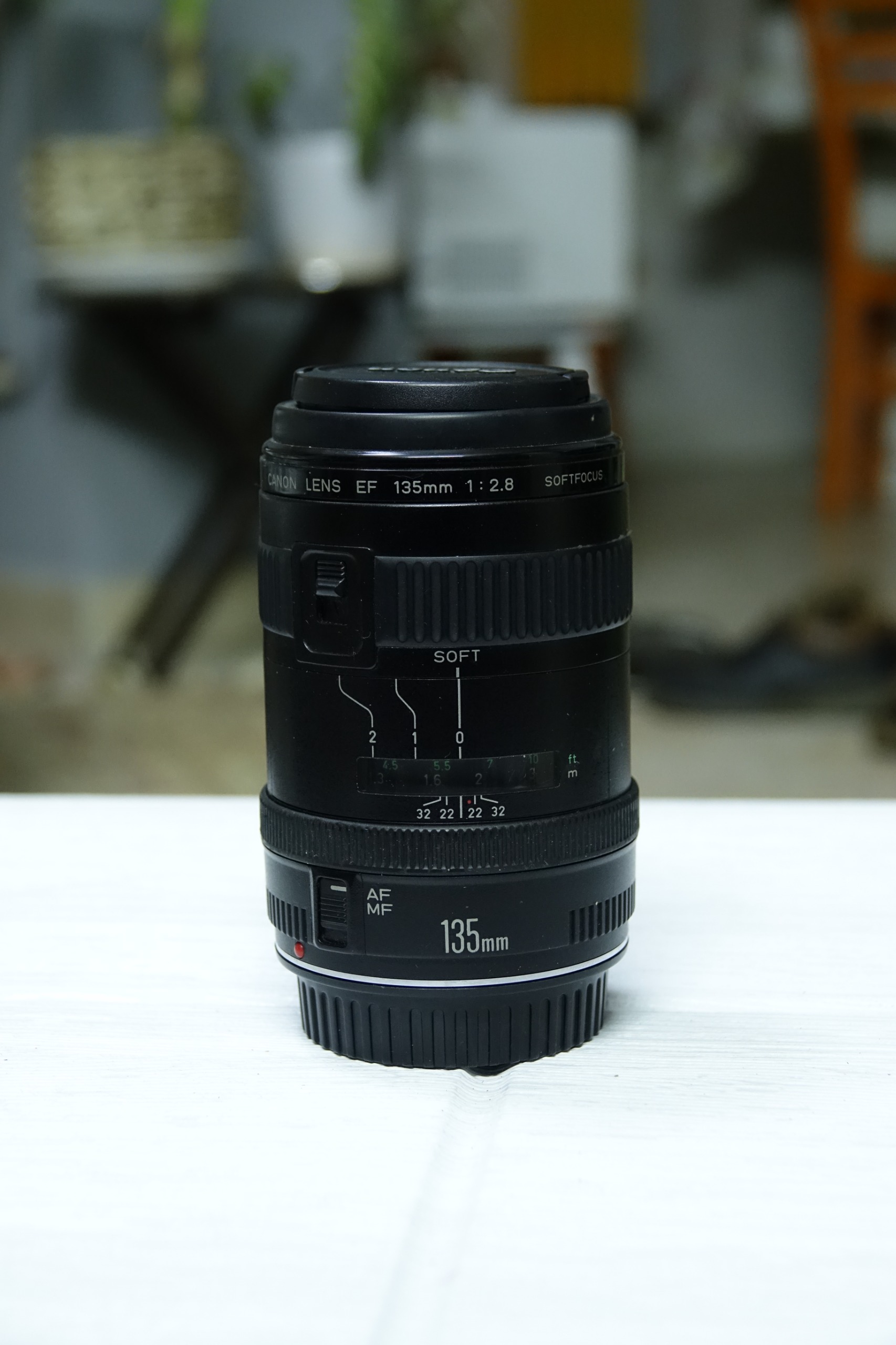 لنز کانن 135mm f/2.8