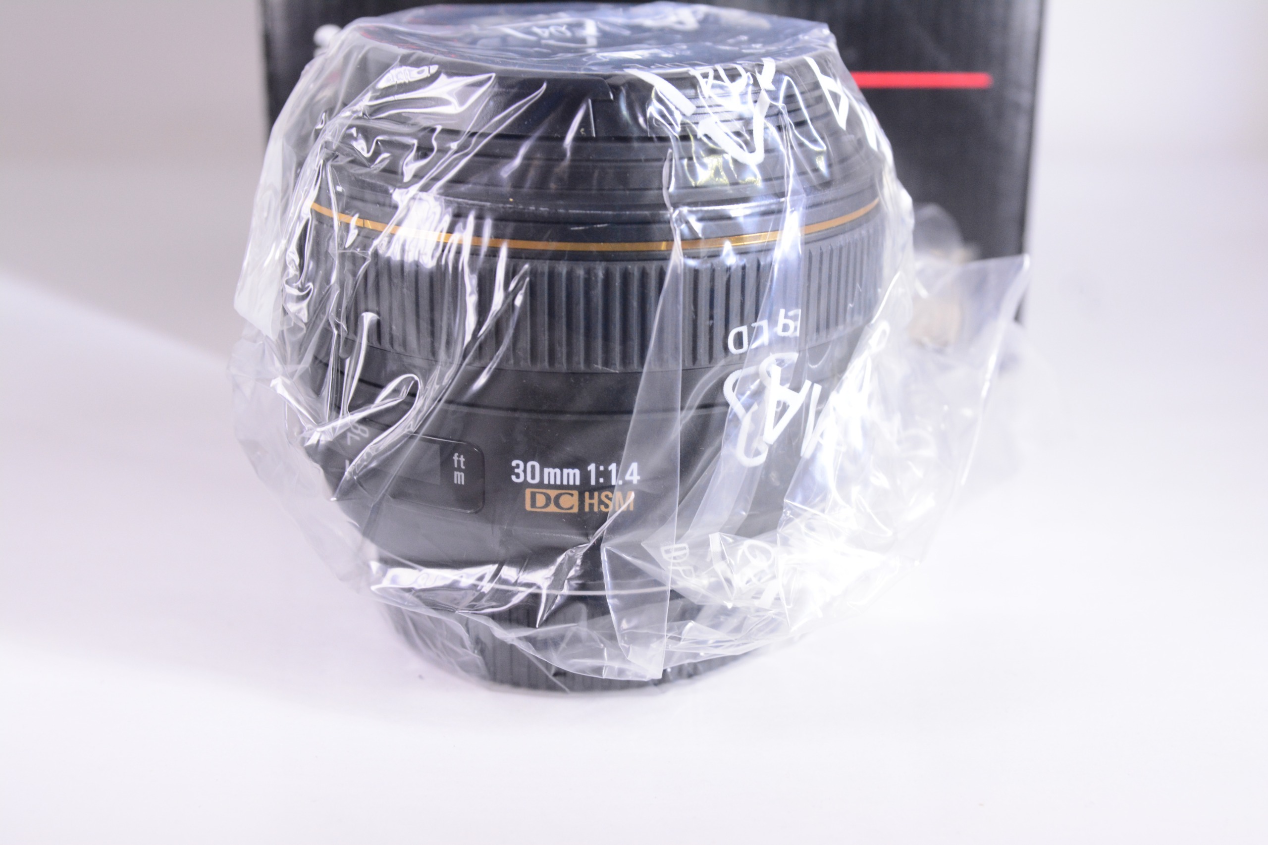 لنز سیگما 30mm f/1.4 مخصوص نیکون