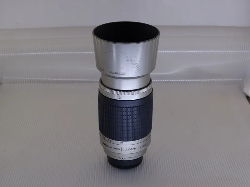 لنز نیکون 70-300